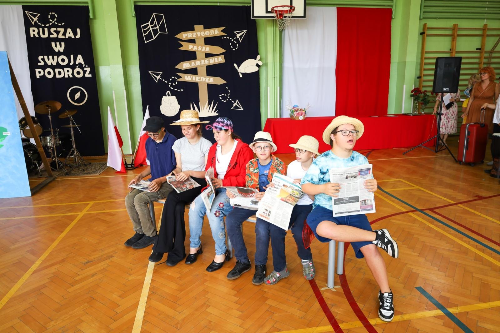 Zdjęcie w galerii na portalu naszraciborz.pl: Radość, wzruszenia i plany na lato – powiatowe zakończenie roku w Zespole Szkół Specjalnych w Raciborzu wiadomości z regionu