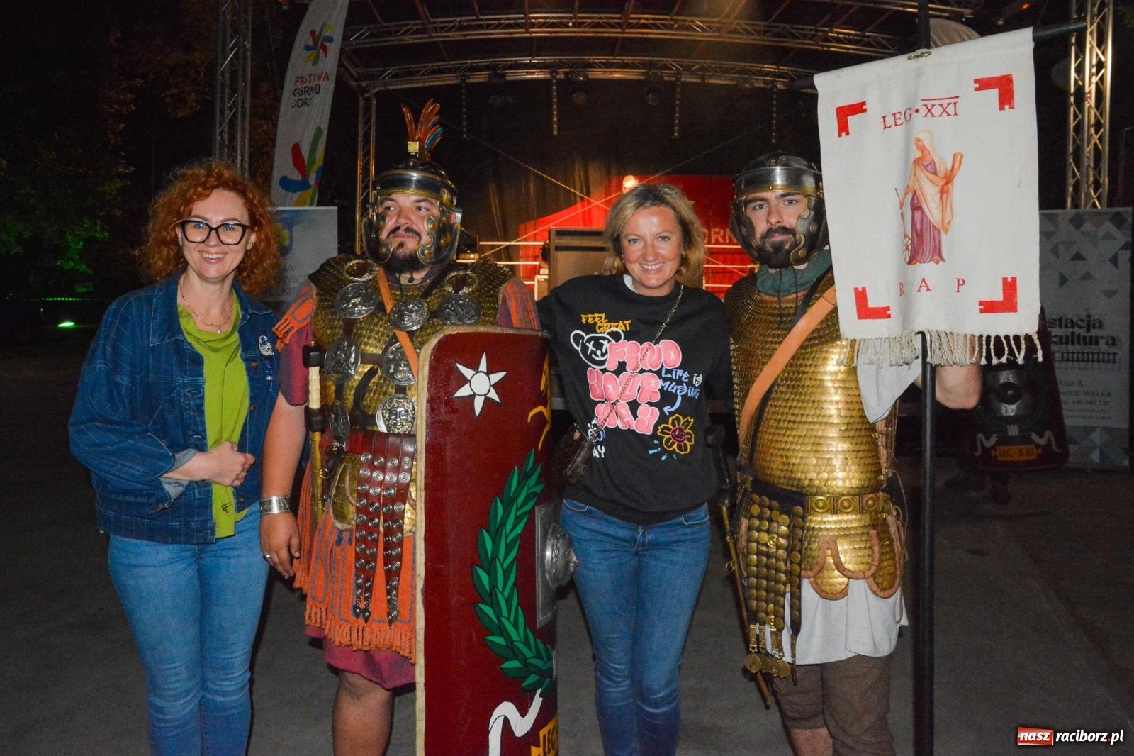 Zdjęcie w galerii na portalu naszraciborz.pl: Legioniści rzymscy w Kornicach. Historia i zabawa do późna w nocy na miejscowej plaży [FOTO i WIDEO] wiadomości z regionu