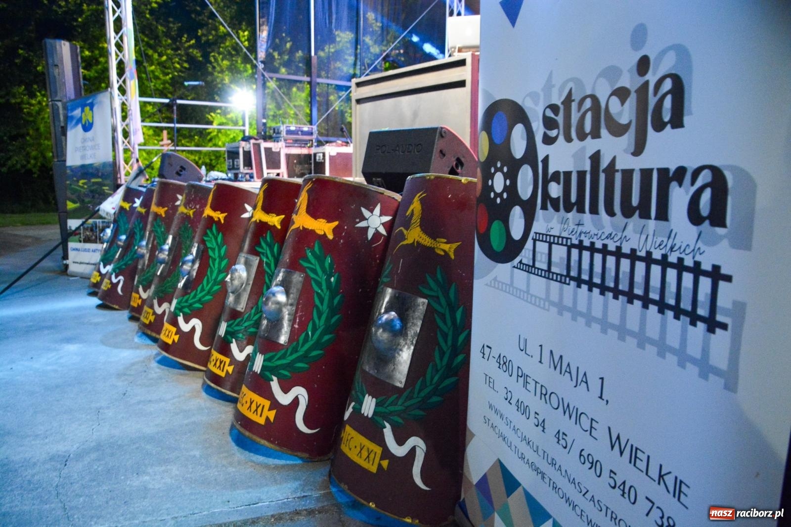 Zdjęcie w galerii na portalu naszraciborz.pl: Legioniści rzymscy w Kornicach. Historia i zabawa do późna w nocy na miejscowej plaży [FOTO i WIDEO] wiadomości z regionu