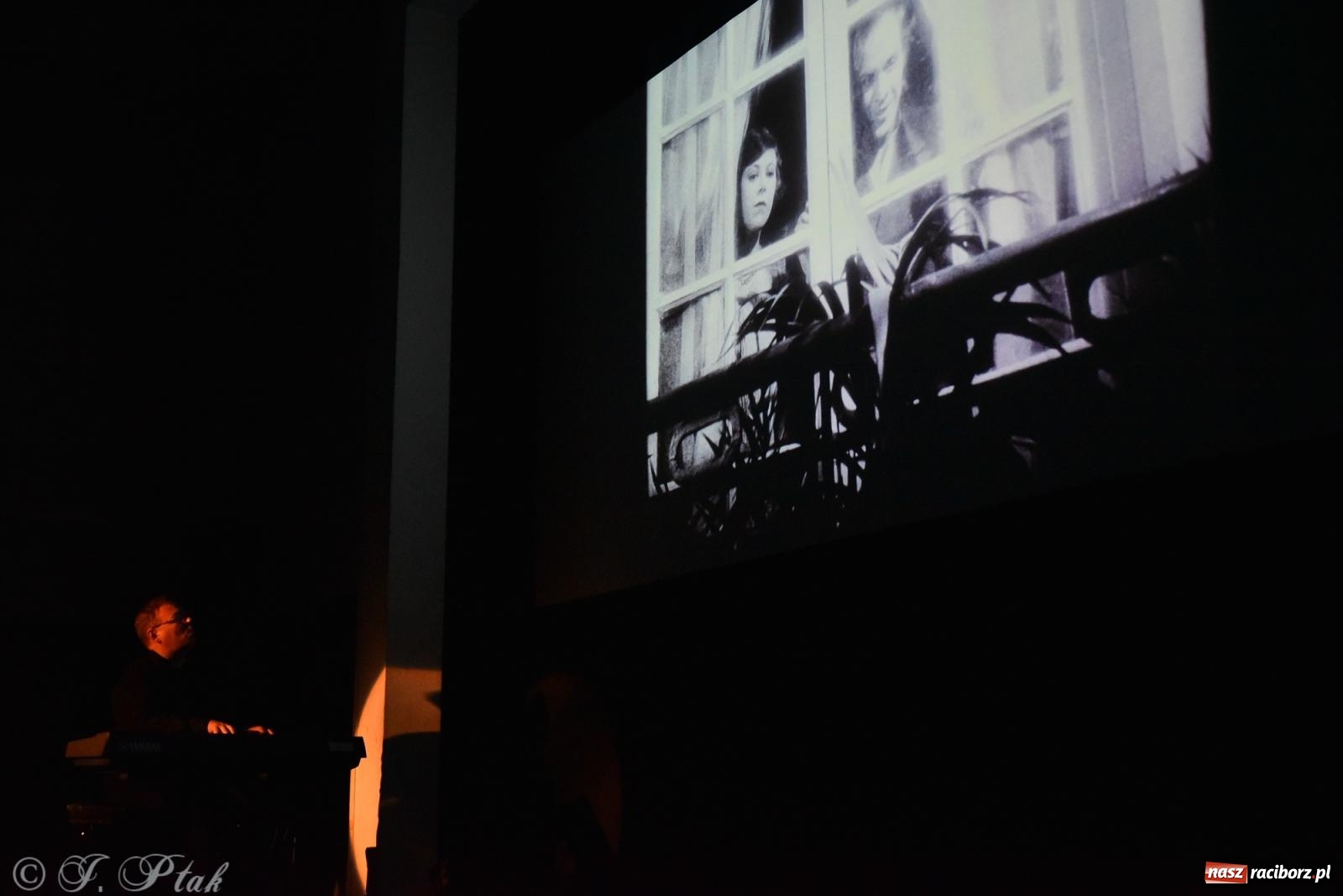 Zdjęcie w galerii na portalu naszraciborz.pl: III Noc Kultury Pod Strzechą – Raciborskie Centrum Kultury zaskoczyło po raz kolejny wiadomości z regionu