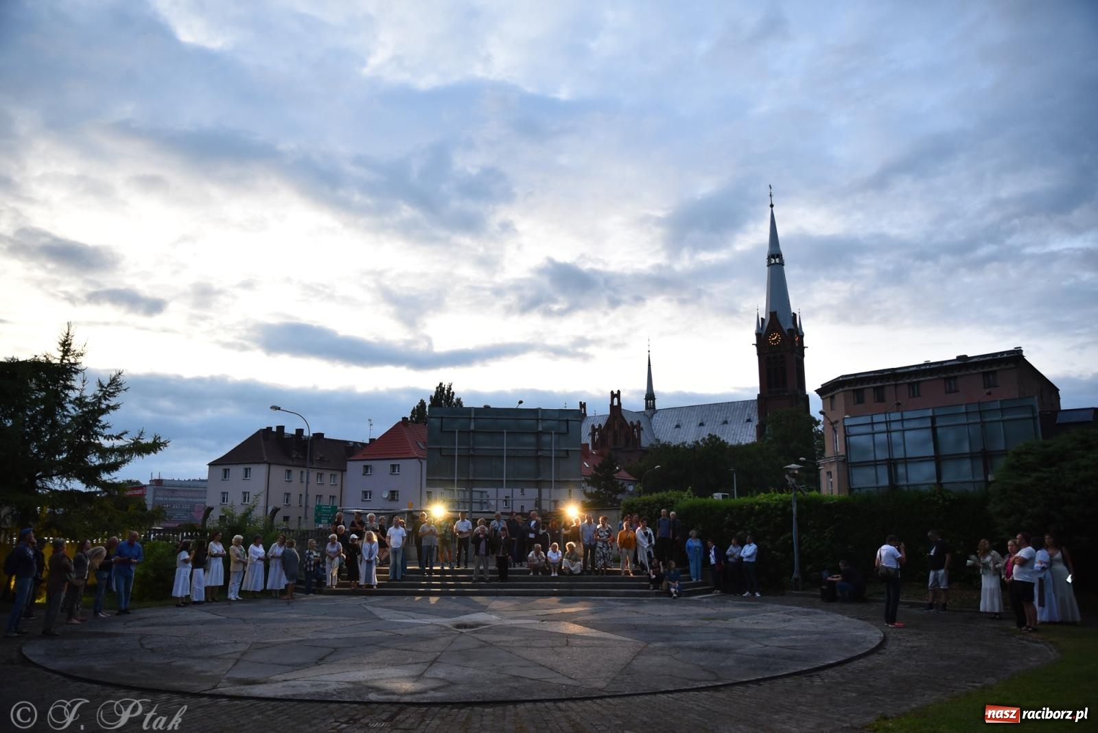 Zdjęcie w galerii na portalu naszraciborz.pl: III Noc Kultury Pod Strzechą – Raciborskie Centrum Kultury zaskoczyło po raz kolejny wiadomości z regionu