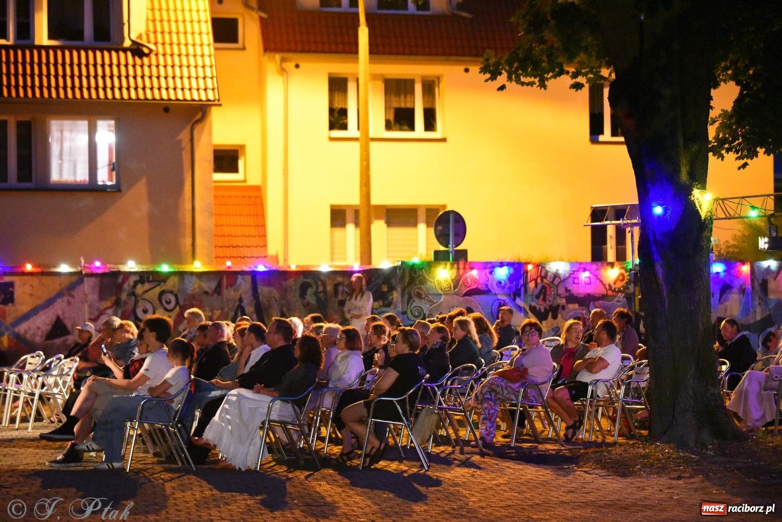 Zdjęcie w galerii na portalu naszraciborz.pl: III Noc Kultury Pod Strzechą – Raciborskie Centrum Kultury zaskoczyło po raz kolejny wiadomości z regionu