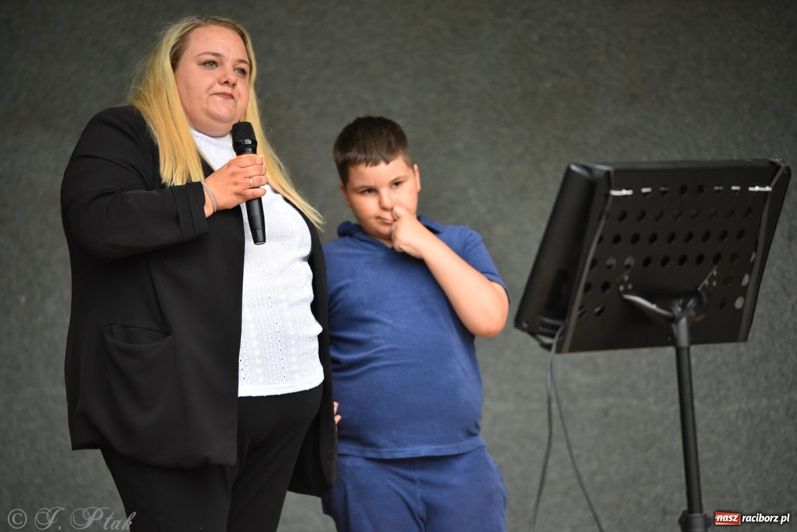 Zdjęcie w galerii na portalu naszraciborz.pl: Muzyczne rozpoczęcie wakacji w Parku im. Miasta Roth wiadomości z regionu