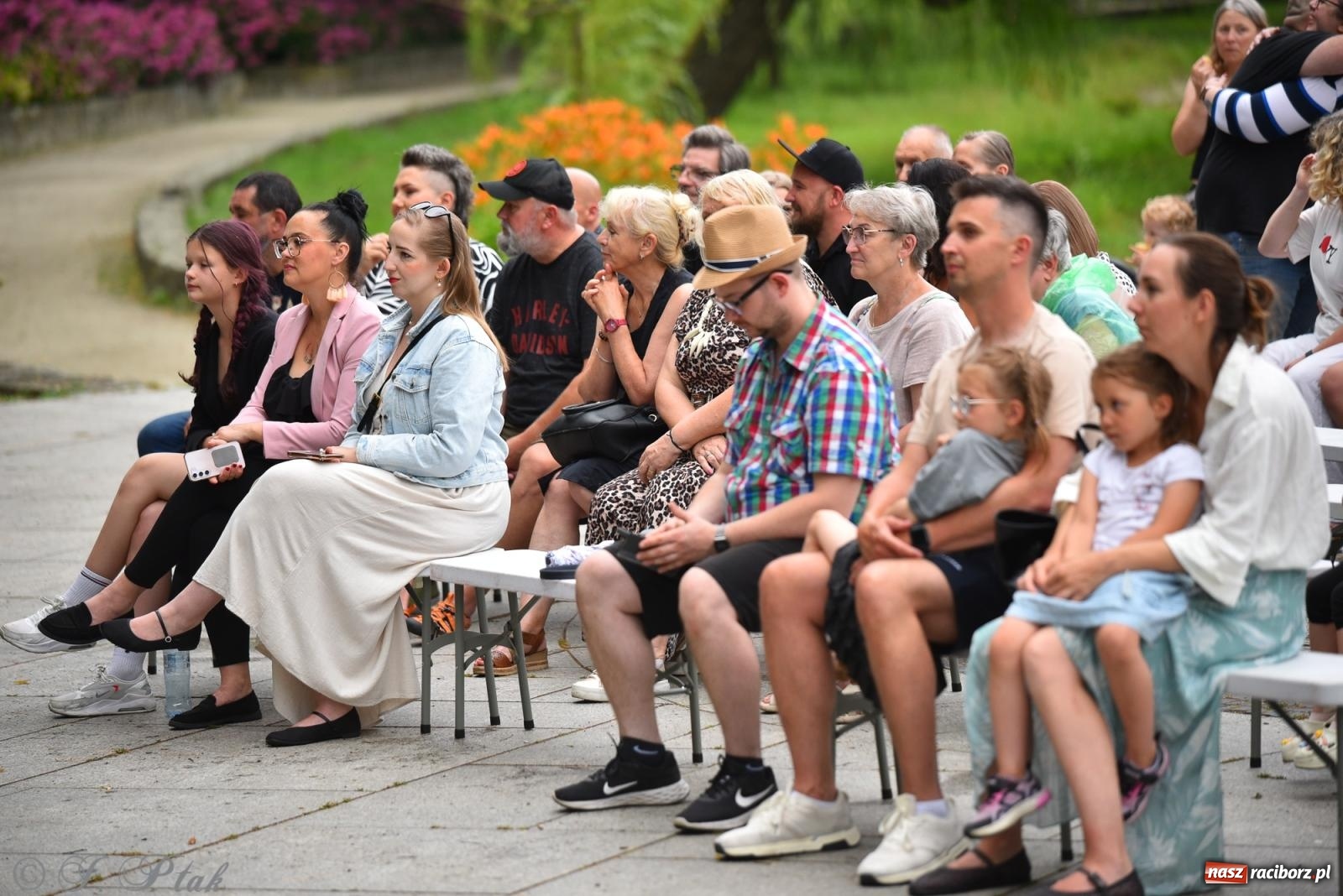 Zdjęcie w galerii na portalu naszraciborz.pl: Muzyczne rozpoczęcie wakacji w Parku im. Miasta Roth wiadomości z regionu