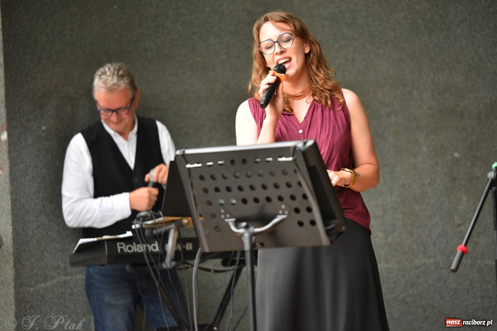 Zdjęcie w galerii na portalu naszraciborz.pl: Muzyczne rozpoczęcie wakacji w Parku im. Miasta Roth wiadomości z regionu