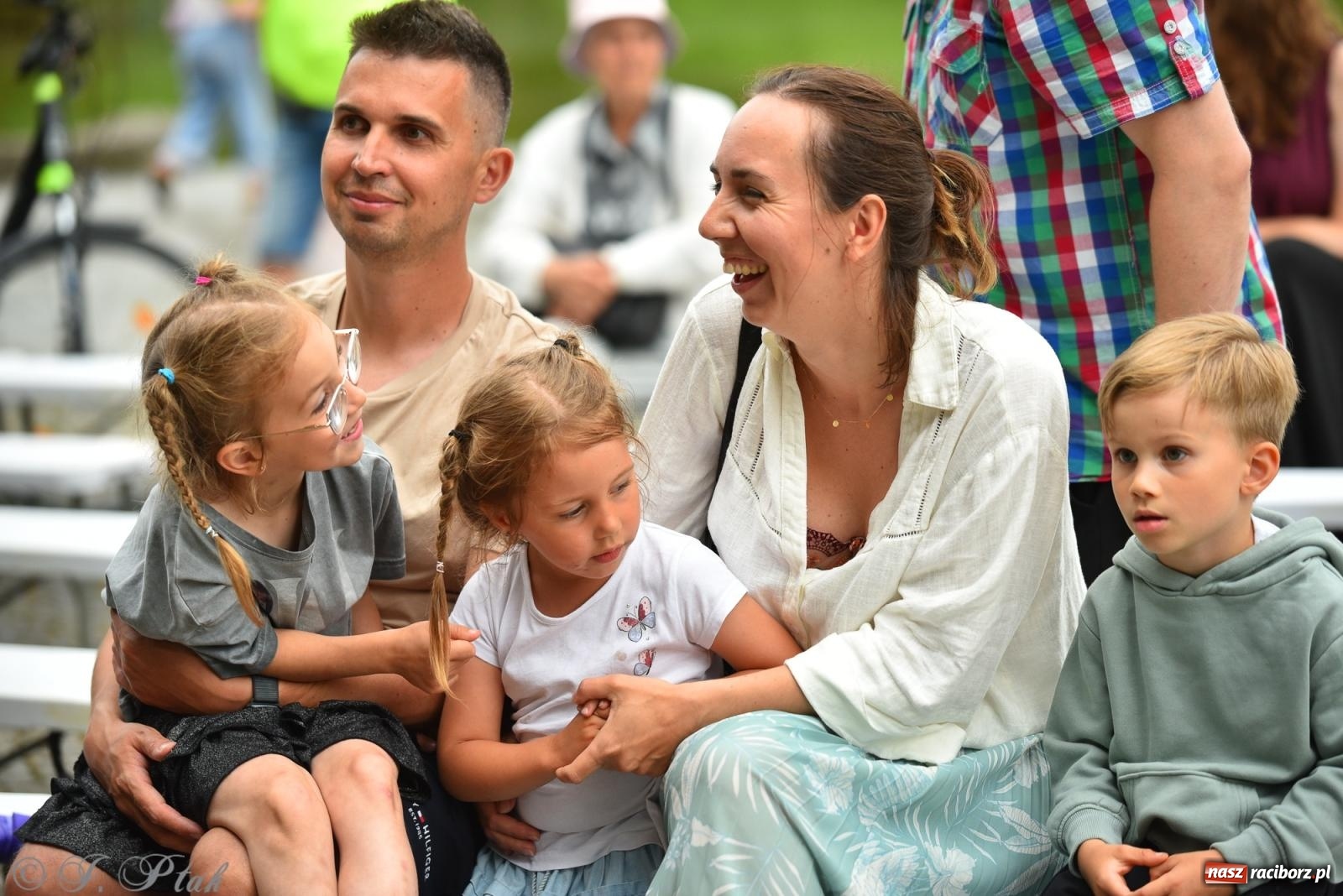 Zdjęcie w galerii na portalu naszraciborz.pl: Muzyczne rozpoczęcie wakacji w Parku im. Miasta Roth wiadomości z regionu