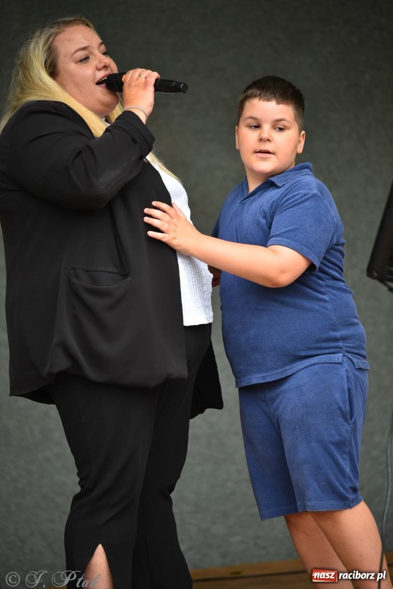 Zdjęcie w galerii na portalu naszraciborz.pl: Muzyczne rozpoczęcie wakacji w Parku im. Miasta Roth wiadomości z regionu