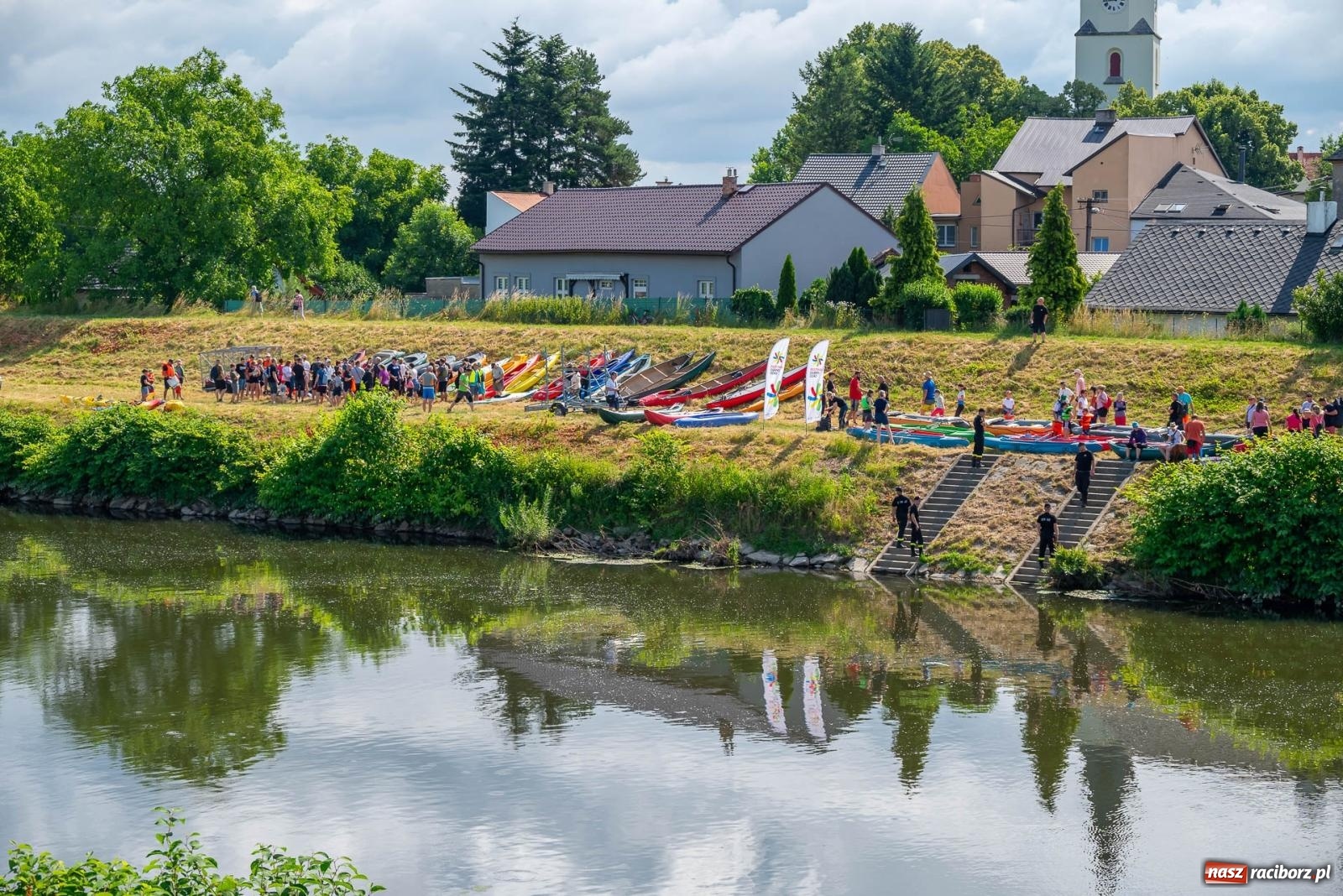 Zdjęcie w galerii na portalu naszraciborz.pl: Odra oficjalnie otwarta dla wodniaków. Spływ Granicznymi Meandrami Odry [FOTO i WIDEO] wiadomości z regionu