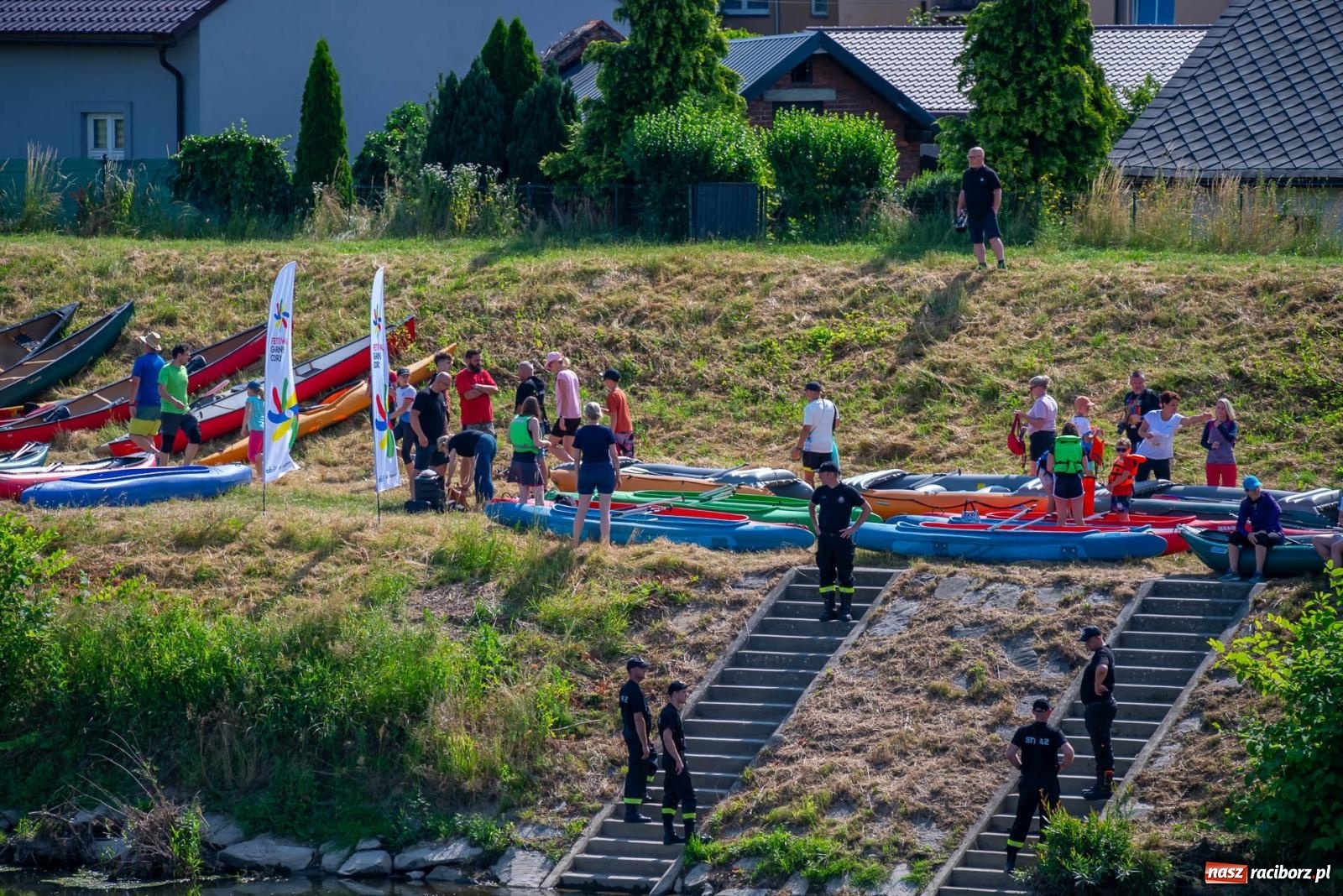 Zdjęcie w galerii na portalu naszraciborz.pl: Odra oficjalnie otwarta dla wodniaków. Spływ Granicznymi Meandrami Odry [FOTO i WIDEO] wiadomości z regionu