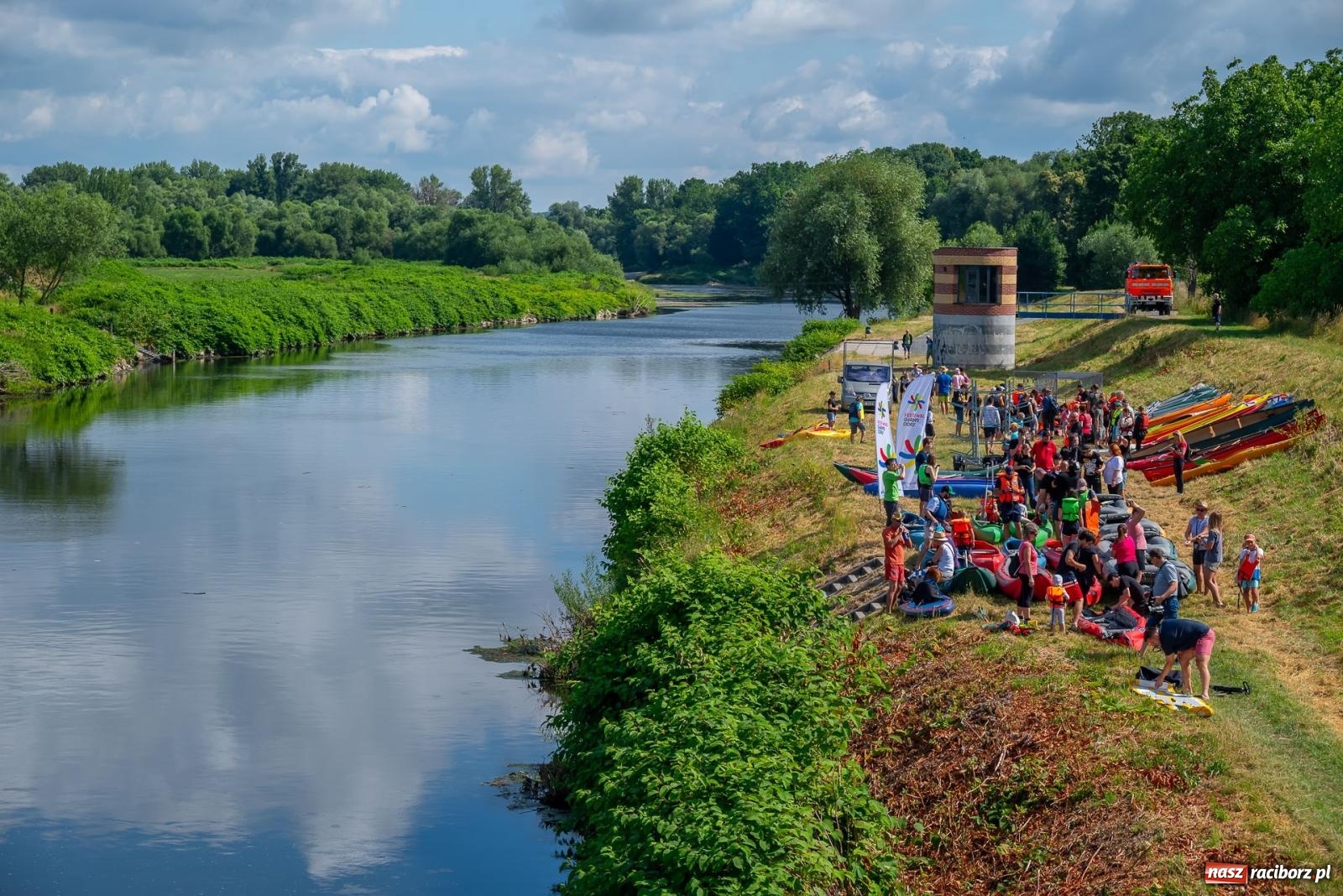 Zdjęcie w galerii na portalu naszraciborz.pl: Odra oficjalnie otwarta dla wodniaków. Spływ Granicznymi Meandrami Odry [FOTO i WIDEO] wiadomości z regionu