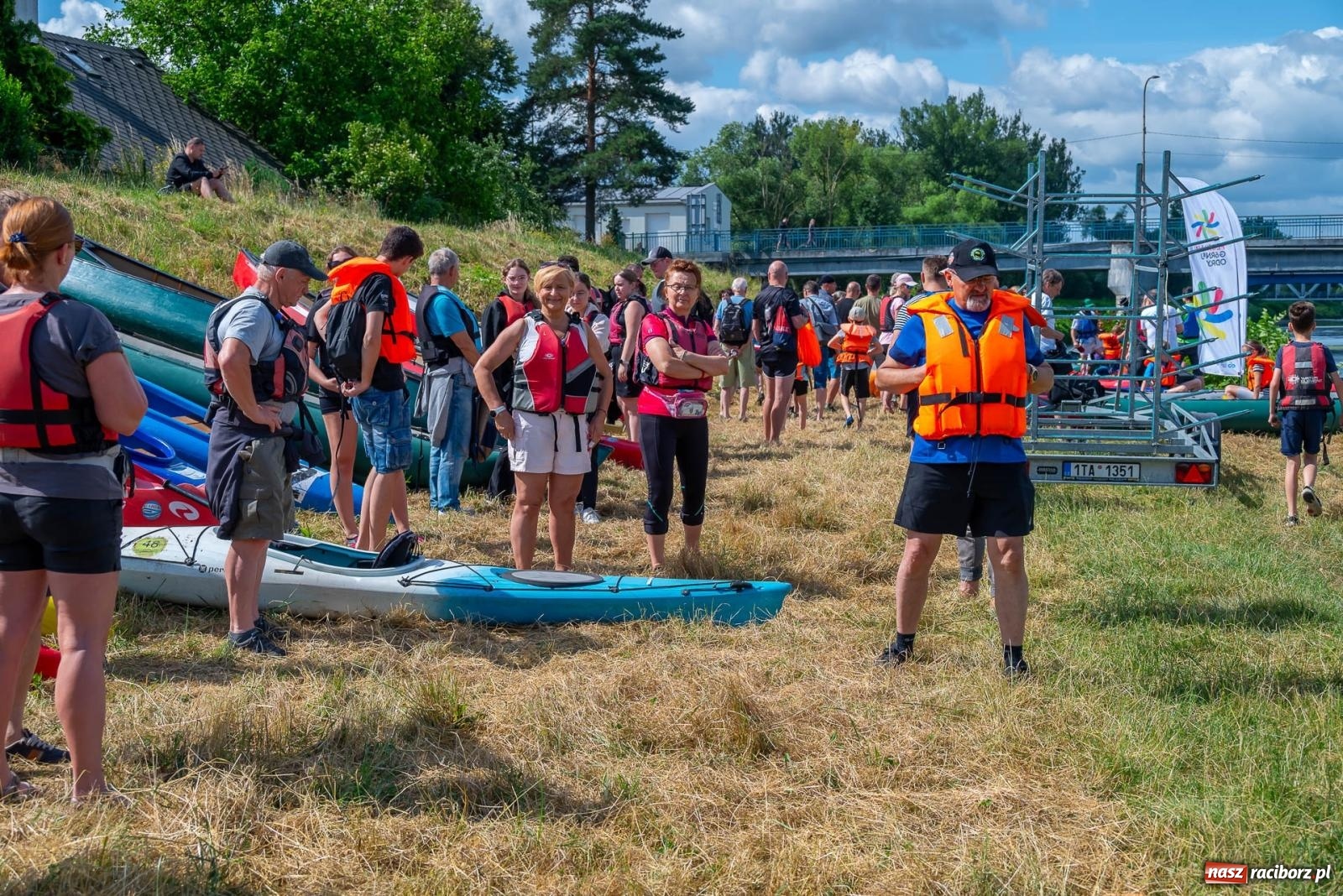 Zdjęcie w galerii na portalu naszraciborz.pl: Odra oficjalnie otwarta dla wodniaków. Spływ Granicznymi Meandrami Odry [FOTO i WIDEO] wiadomości z regionu