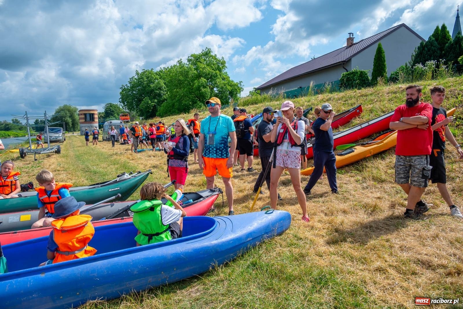 Zdjęcie w galerii na portalu naszraciborz.pl: Odra oficjalnie otwarta dla wodniaków. Spływ Granicznymi Meandrami Odry [FOTO i WIDEO] wiadomości z regionu