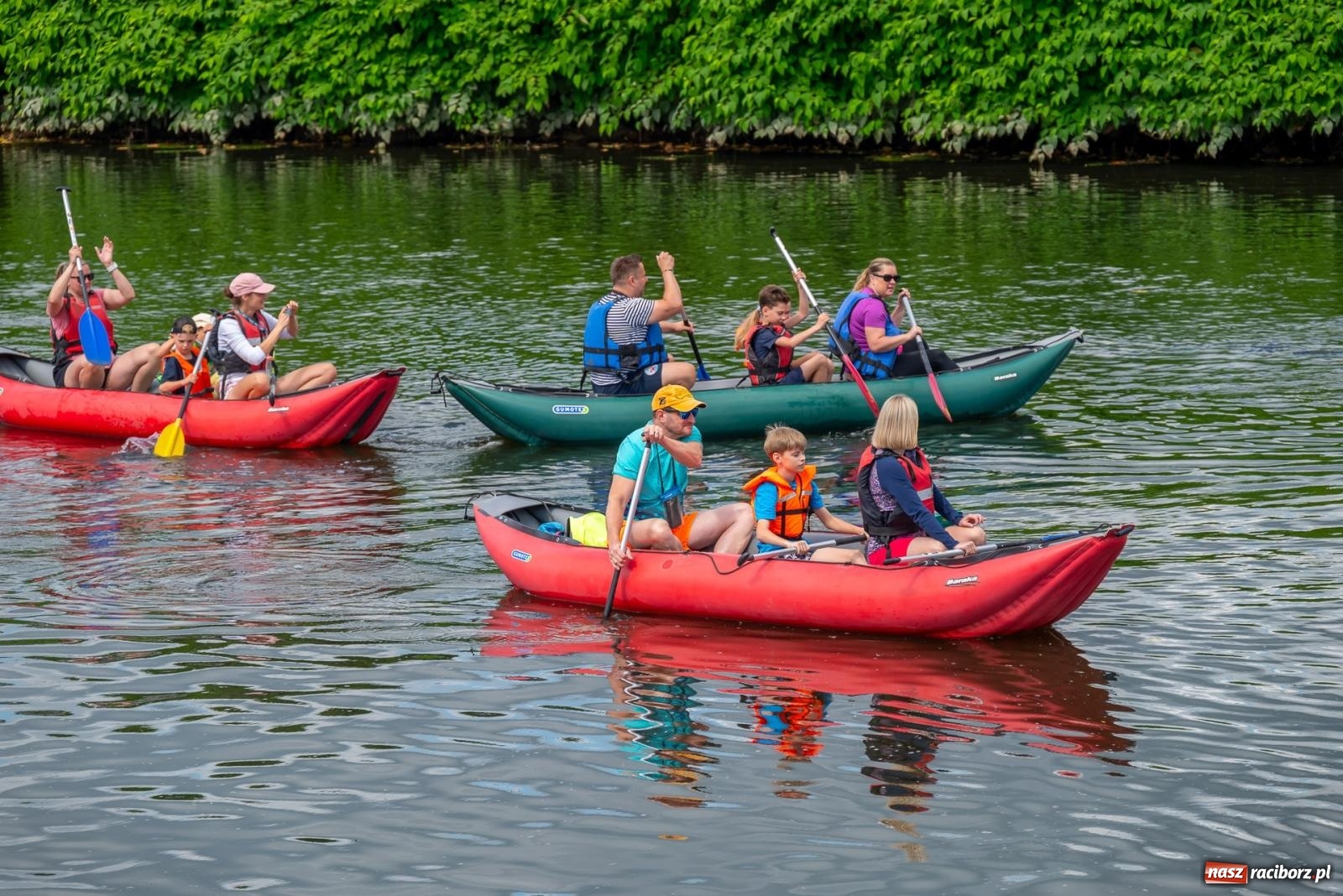 Zdjęcie w galerii na portalu naszraciborz.pl: Odra oficjalnie otwarta dla wodniaków. Spływ Granicznymi Meandrami Odry [FOTO i WIDEO] wiadomości z regionu
