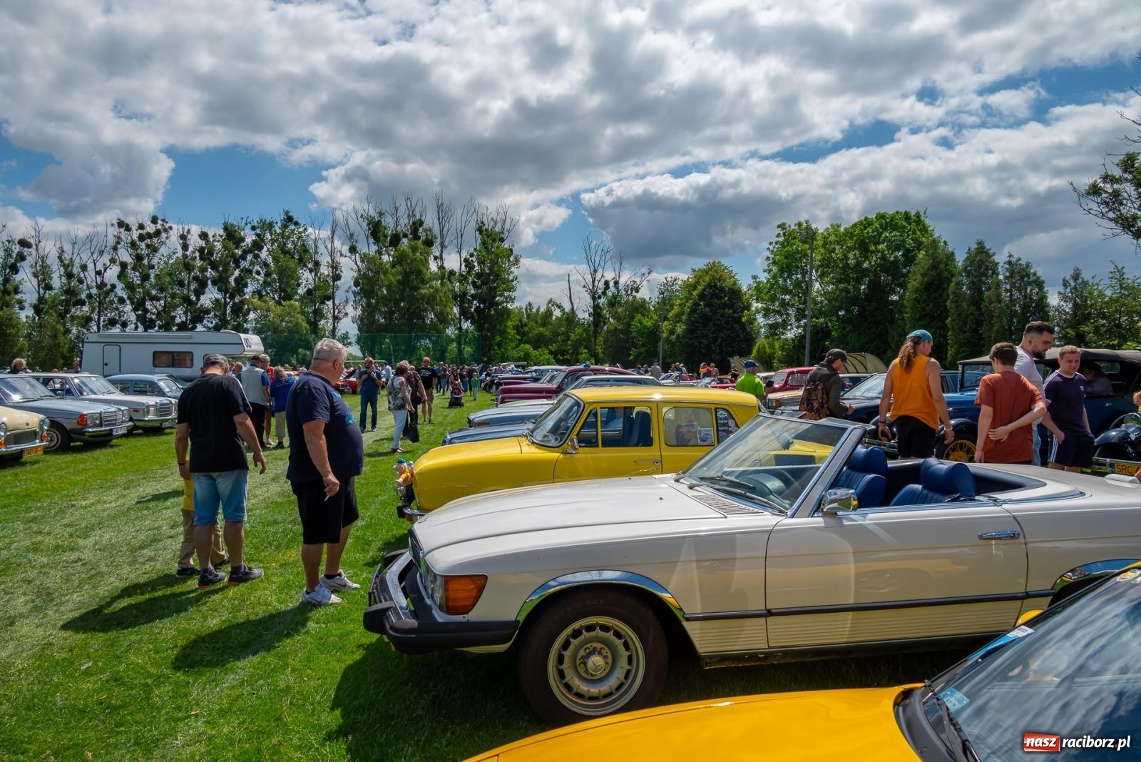 Zdjęcie w galerii na portalu naszraciborz.pl: XVI Międzynarodowy Zlot Pojazdów Zabytkowych w Zabełkowie [FOTO i WIDEO] wiadomości z regionu