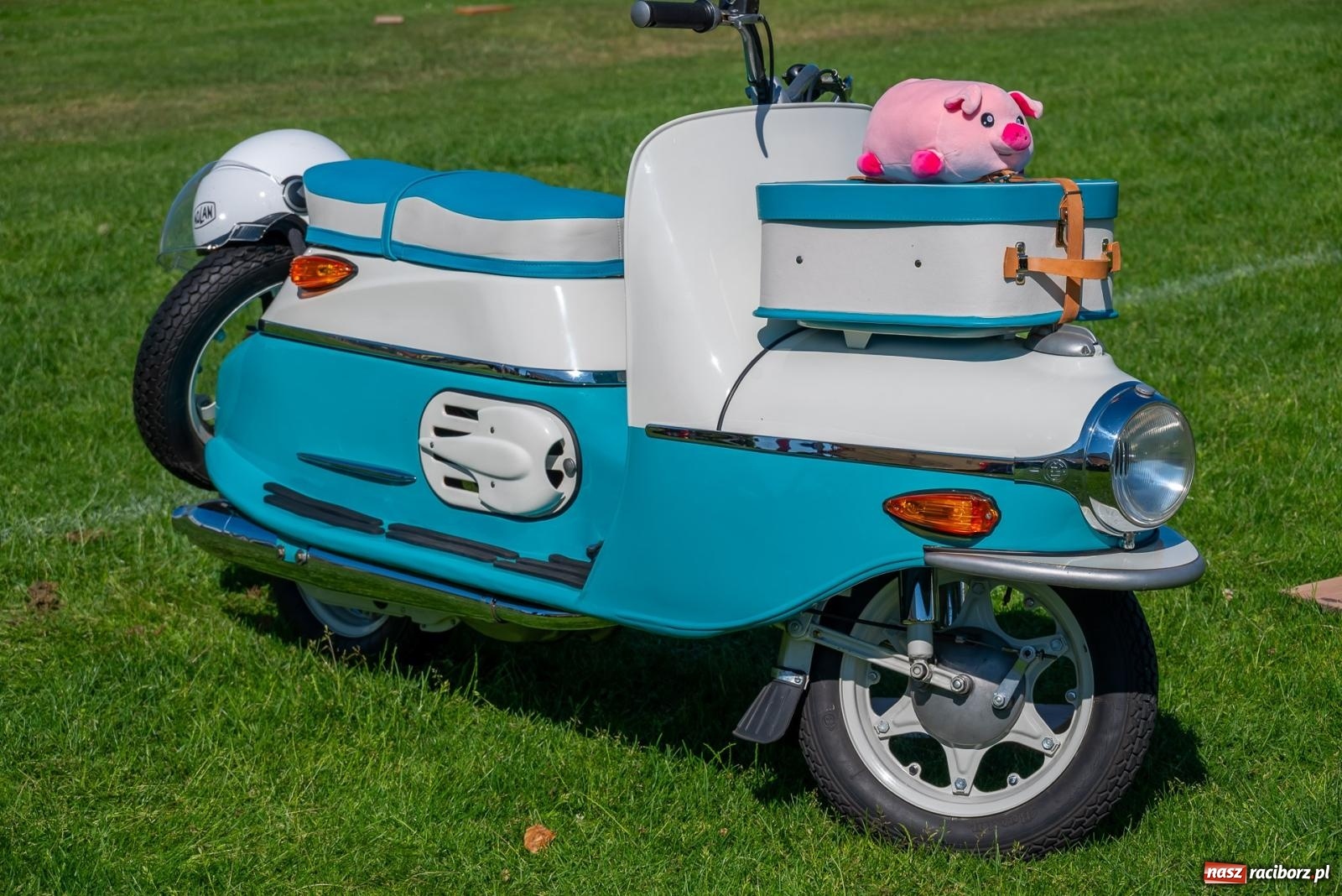 Zdjęcie w galerii na portalu naszraciborz.pl: XVI Międzynarodowy Zlot Pojazdów Zabytkowych w Zabełkowie [FOTO i WIDEO] wiadomości z regionu