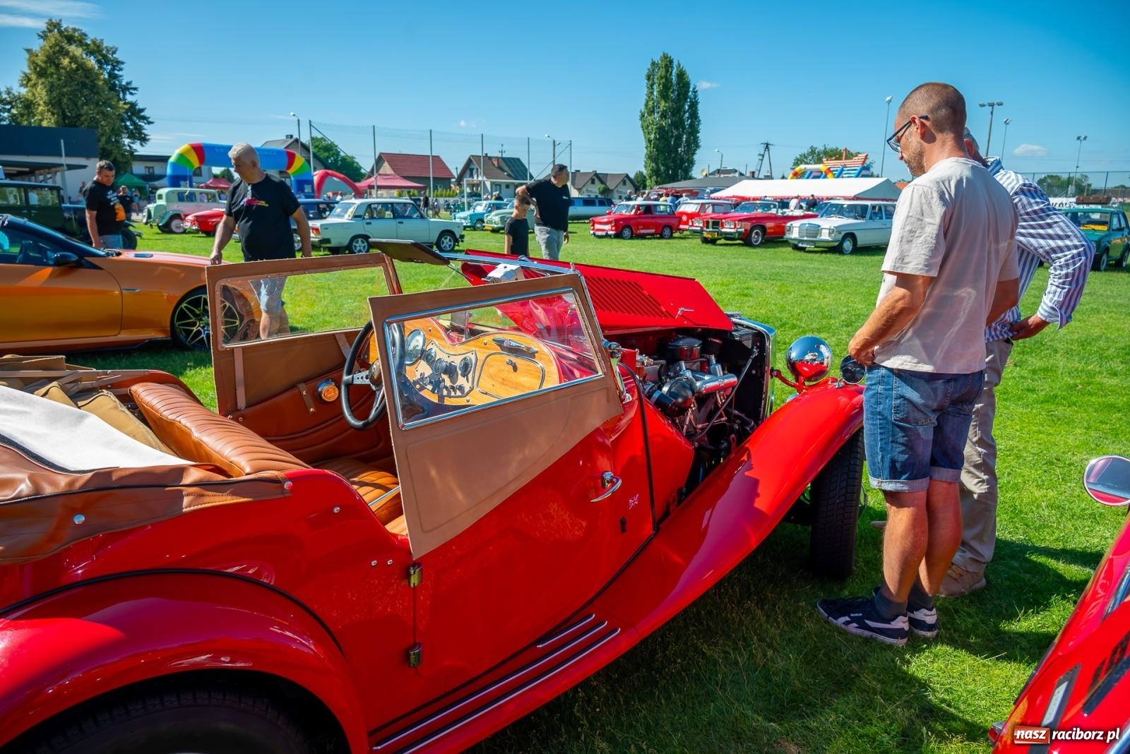 Zdjęcie w galerii na portalu naszraciborz.pl: XVI Międzynarodowy Zlot Pojazdów Zabytkowych w Zabełkowie [FOTO i WIDEO] wiadomości z regionu