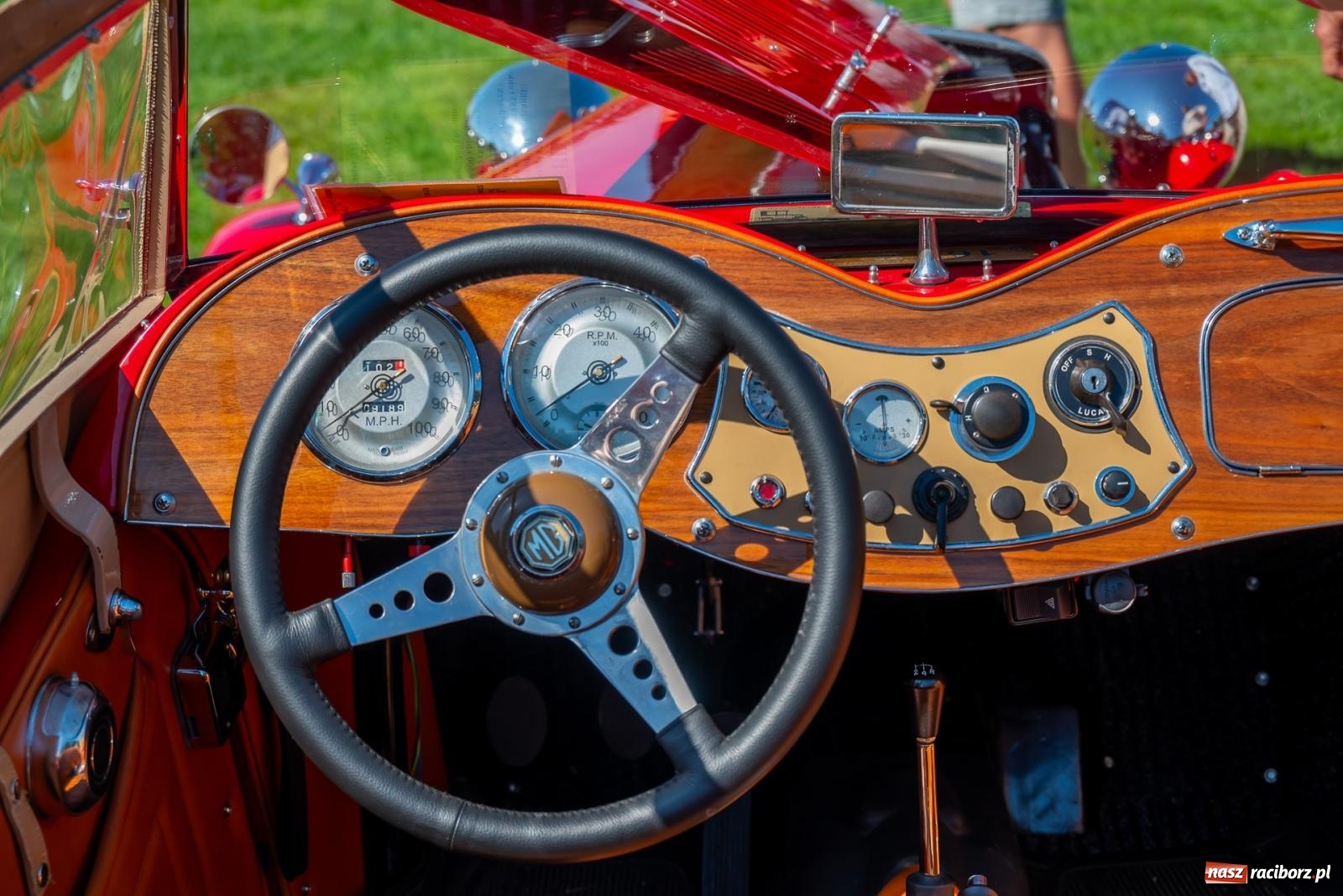 Zdjęcie w galerii na portalu naszraciborz.pl: XVI Międzynarodowy Zlot Pojazdów Zabytkowych w Zabełkowie [FOTO i WIDEO] wiadomości z regionu