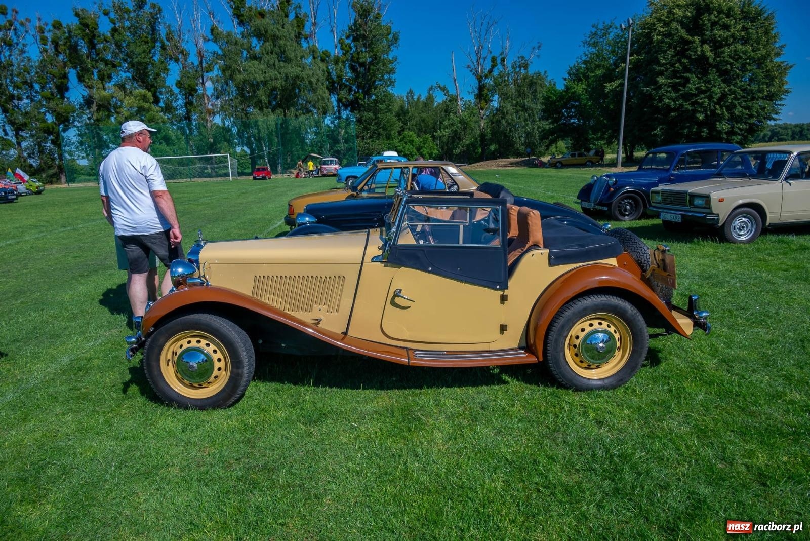 Zdjęcie w galerii na portalu naszraciborz.pl: XVI Międzynarodowy Zlot Pojazdów Zabytkowych w Zabełkowie [FOTO i WIDEO] wiadomości z regionu