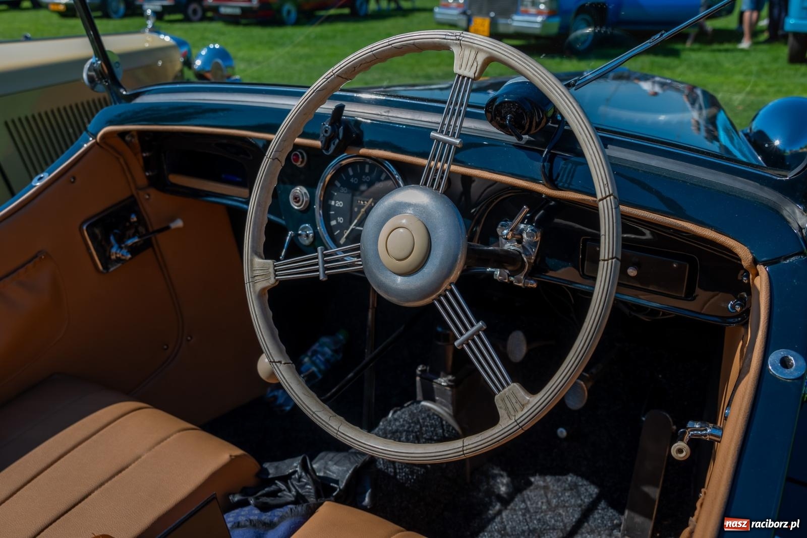 Zdjęcie w galerii na portalu naszraciborz.pl: XVI Międzynarodowy Zlot Pojazdów Zabytkowych w Zabełkowie [FOTO i WIDEO] wiadomości z regionu