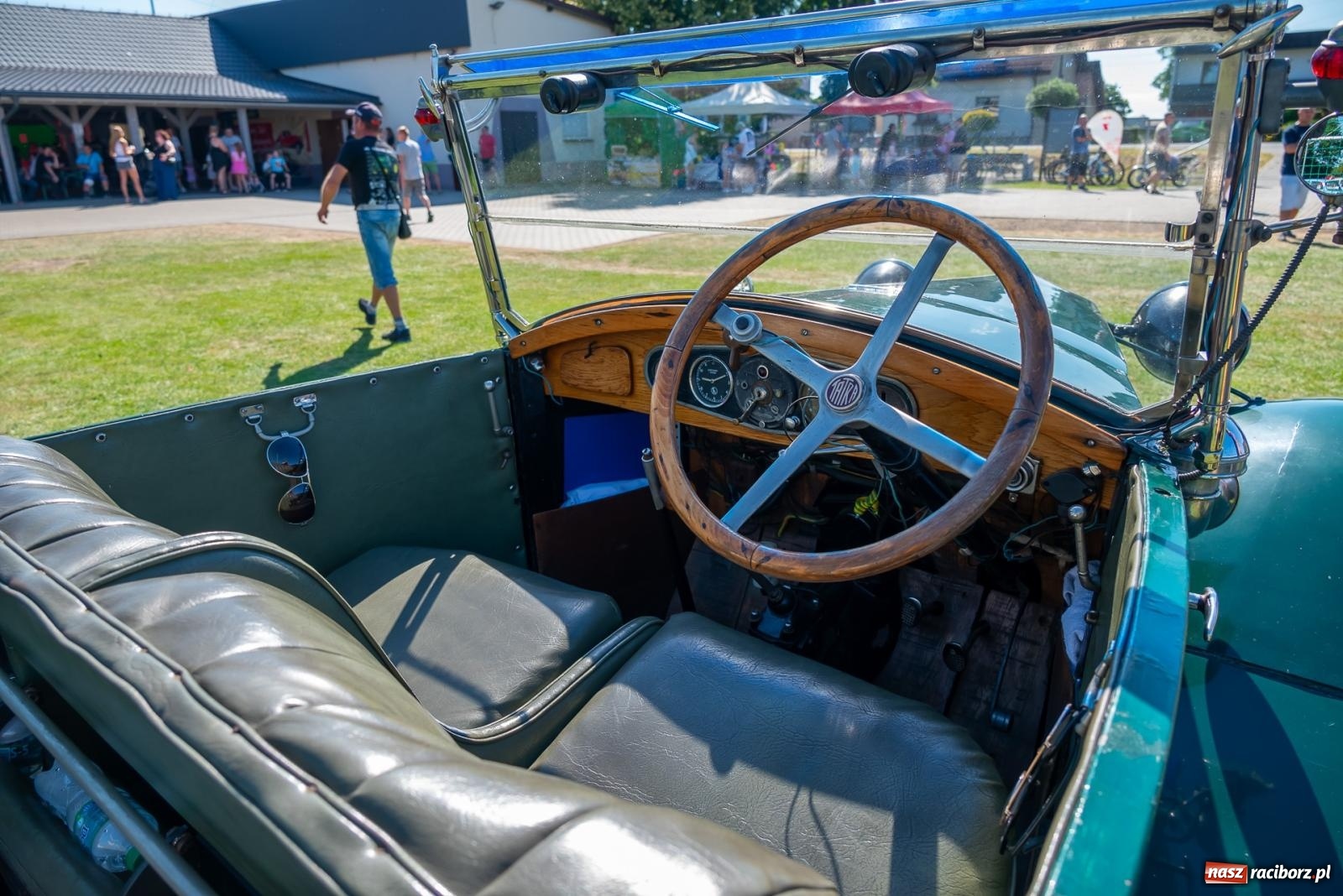 Zdjęcie w galerii na portalu naszraciborz.pl: XVI Międzynarodowy Zlot Pojazdów Zabytkowych w Zabełkowie [FOTO i WIDEO] wiadomości z regionu