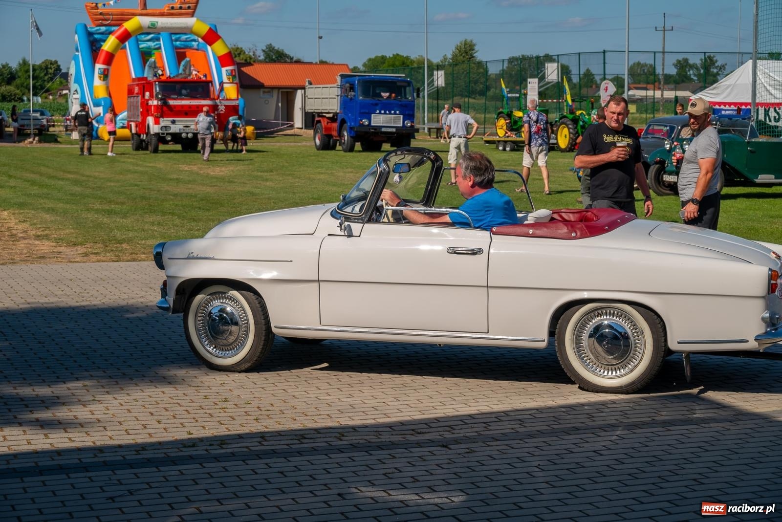 Zdjęcie w galerii na portalu naszraciborz.pl: XVI Międzynarodowy Zlot Pojazdów Zabytkowych w Zabełkowie [FOTO i WIDEO] wiadomości z regionu