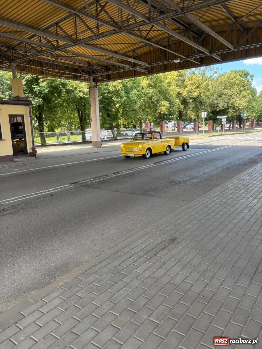 Zdjęcie w galerii na portalu naszraciborz.pl: XVI Międzynarodowy Zlot Pojazdów Zabytkowych w Zabełkowie [FOTO i WIDEO] wiadomości z regionu