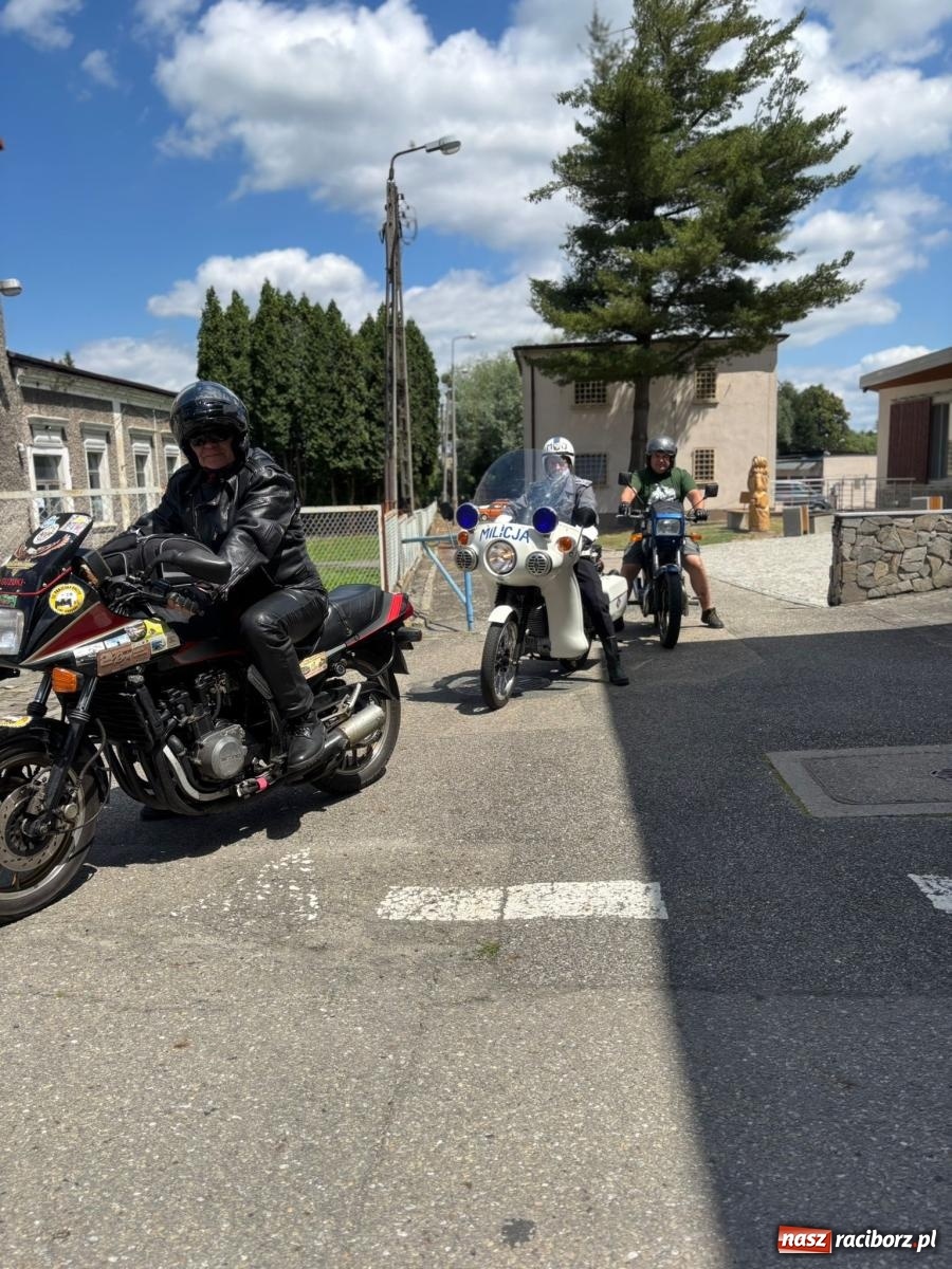 Zdjęcie w galerii na portalu naszraciborz.pl: XVI Międzynarodowy Zlot Pojazdów Zabytkowych w Zabełkowie [FOTO i WIDEO] wiadomości z regionu