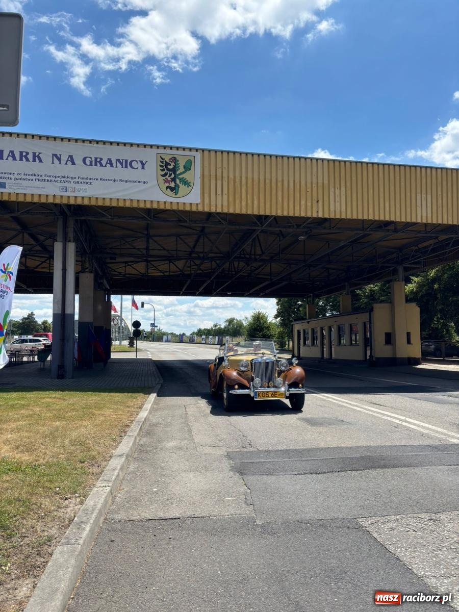 Zdjęcie w galerii na portalu naszraciborz.pl: XVI Międzynarodowy Zlot Pojazdów Zabytkowych w Zabełkowie [FOTO i WIDEO] wiadomości z regionu