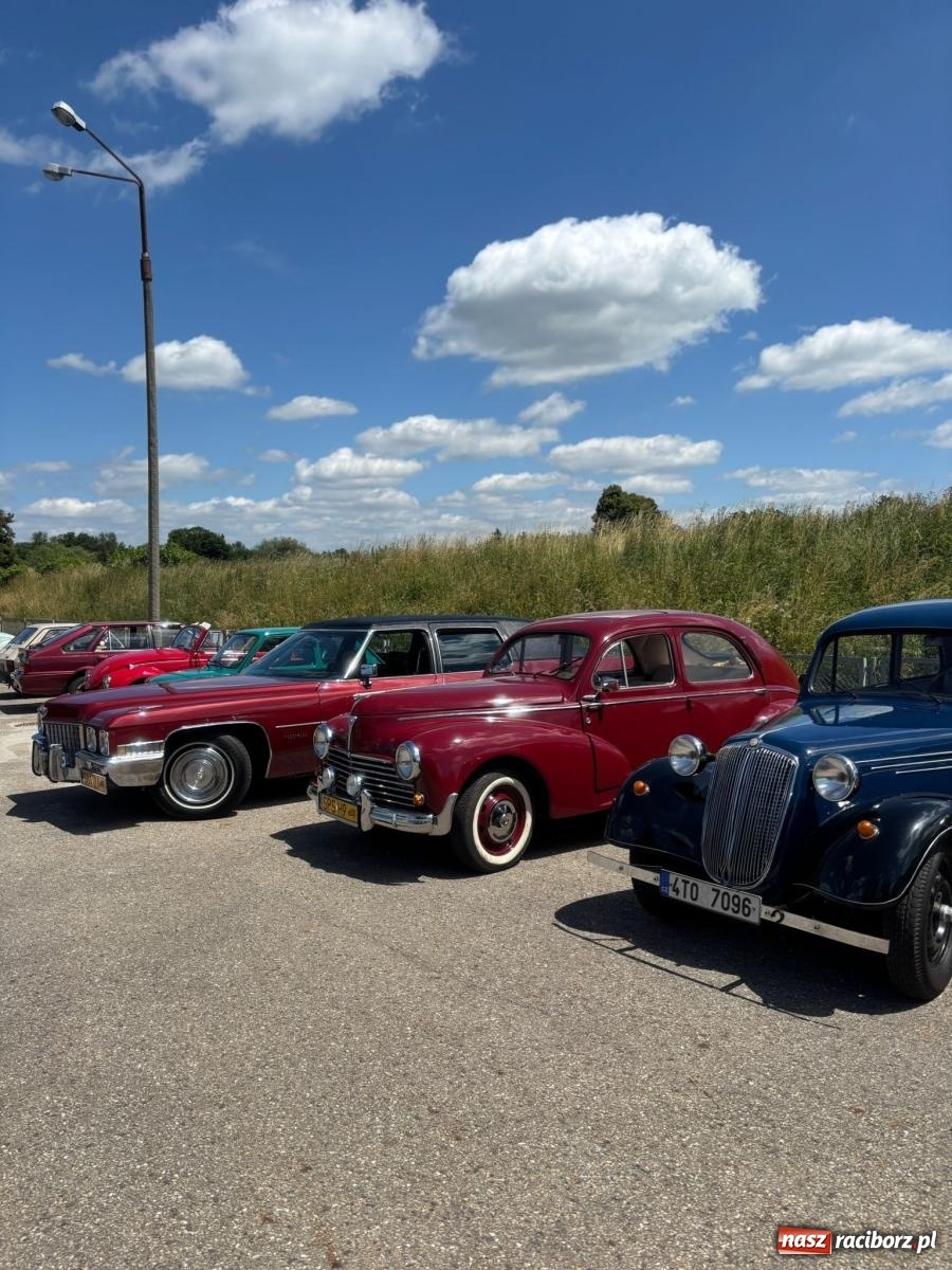 Zdjęcie w galerii na portalu naszraciborz.pl: XVI Międzynarodowy Zlot Pojazdów Zabytkowych w Zabełkowie [FOTO i WIDEO] wiadomości z regionu