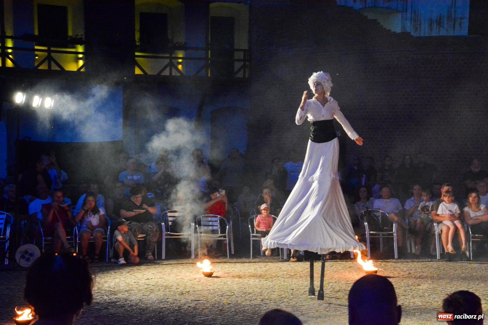 Zdjęcie w galerii na portalu naszraciborz.pl: Noc teatru i ognia na Zamku Piastowskim w Raciborzu [FOTO i WIDEO] wiadomości z regionu