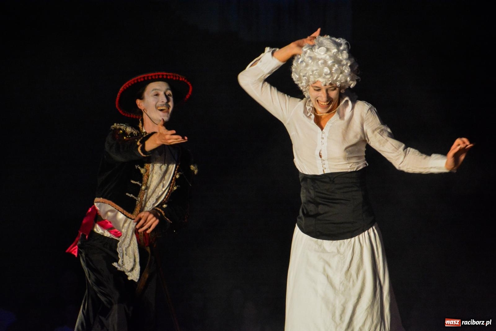 Zdjęcie w galerii na portalu naszraciborz.pl: Noc teatru i ognia na Zamku Piastowskim w Raciborzu [FOTO i WIDEO] wiadomości z regionu