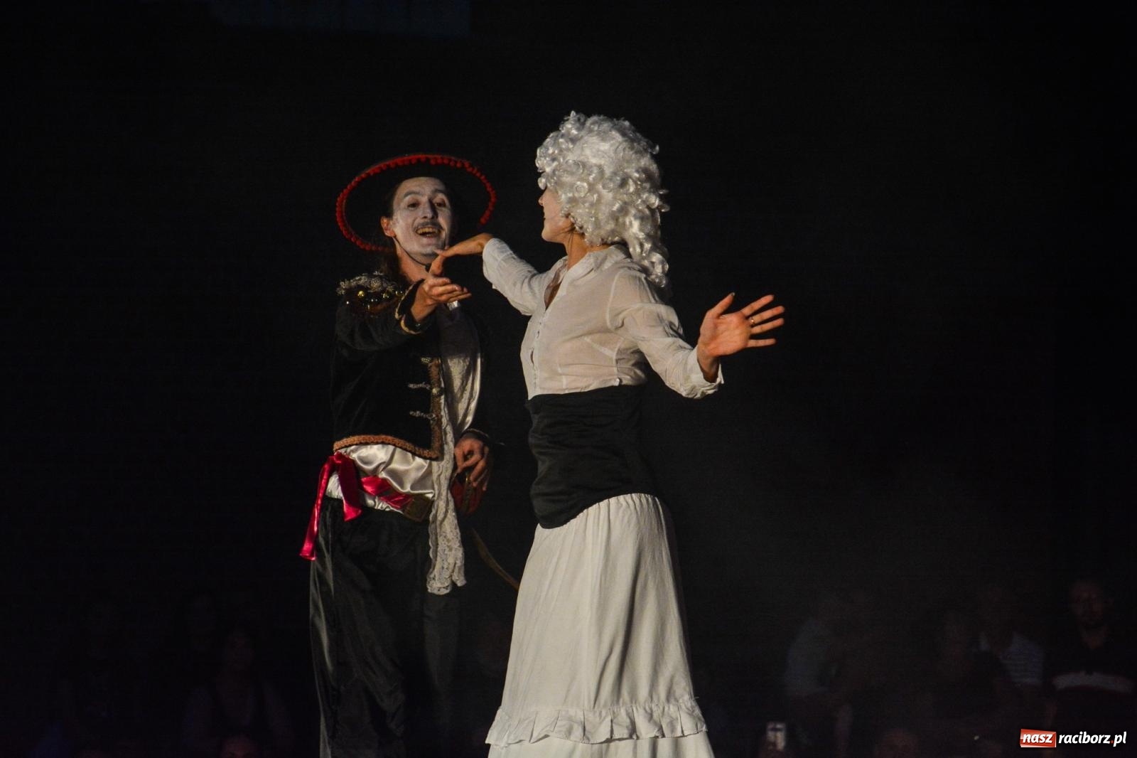 Zdjęcie w galerii na portalu naszraciborz.pl: Noc teatru i ognia na Zamku Piastowskim w Raciborzu [FOTO i WIDEO] wiadomości z regionu