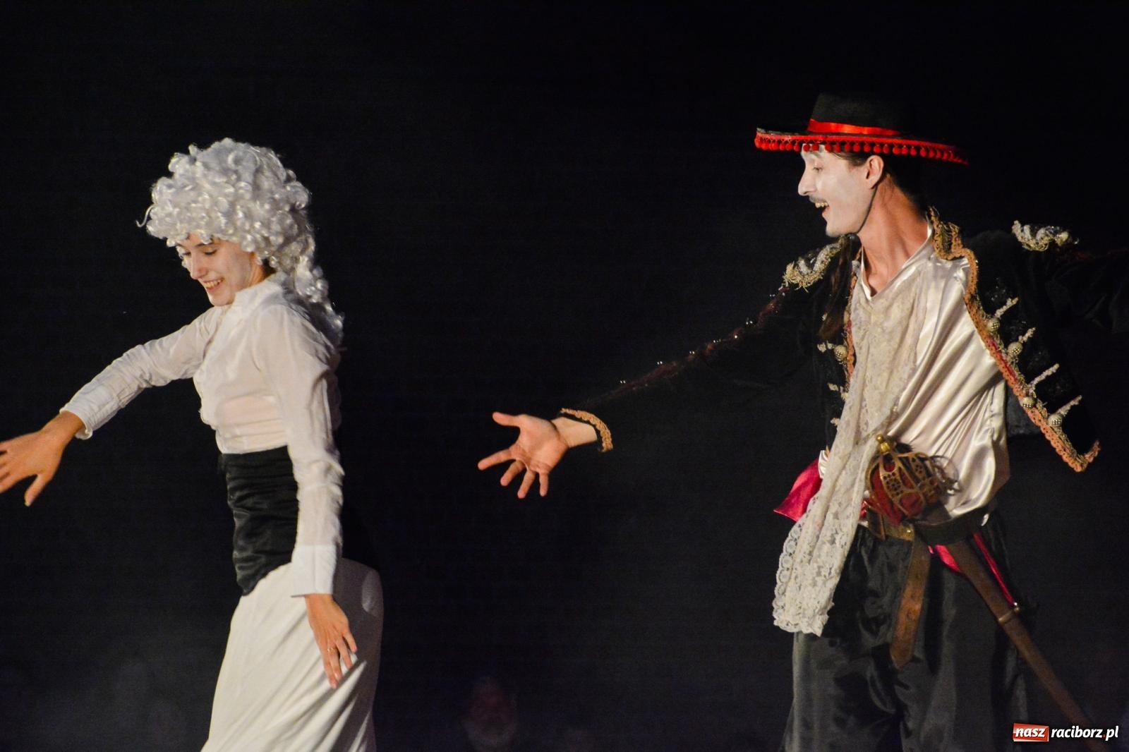 Zdjęcie w galerii na portalu naszraciborz.pl: Noc teatru i ognia na Zamku Piastowskim w Raciborzu [FOTO i WIDEO] wiadomości z regionu