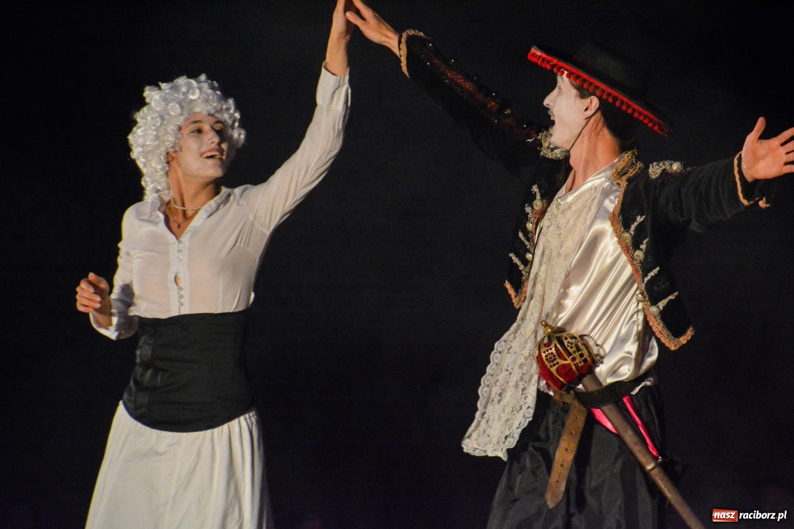 Zdjęcie w galerii na portalu naszraciborz.pl: Noc teatru i ognia na Zamku Piastowskim w Raciborzu [FOTO i WIDEO] wiadomości z regionu