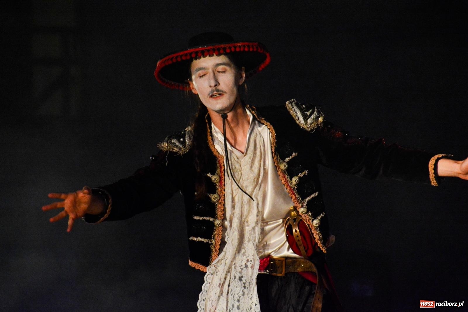 Zdjęcie w galerii na portalu naszraciborz.pl: Noc teatru i ognia na Zamku Piastowskim w Raciborzu [FOTO i WIDEO] wiadomości z regionu