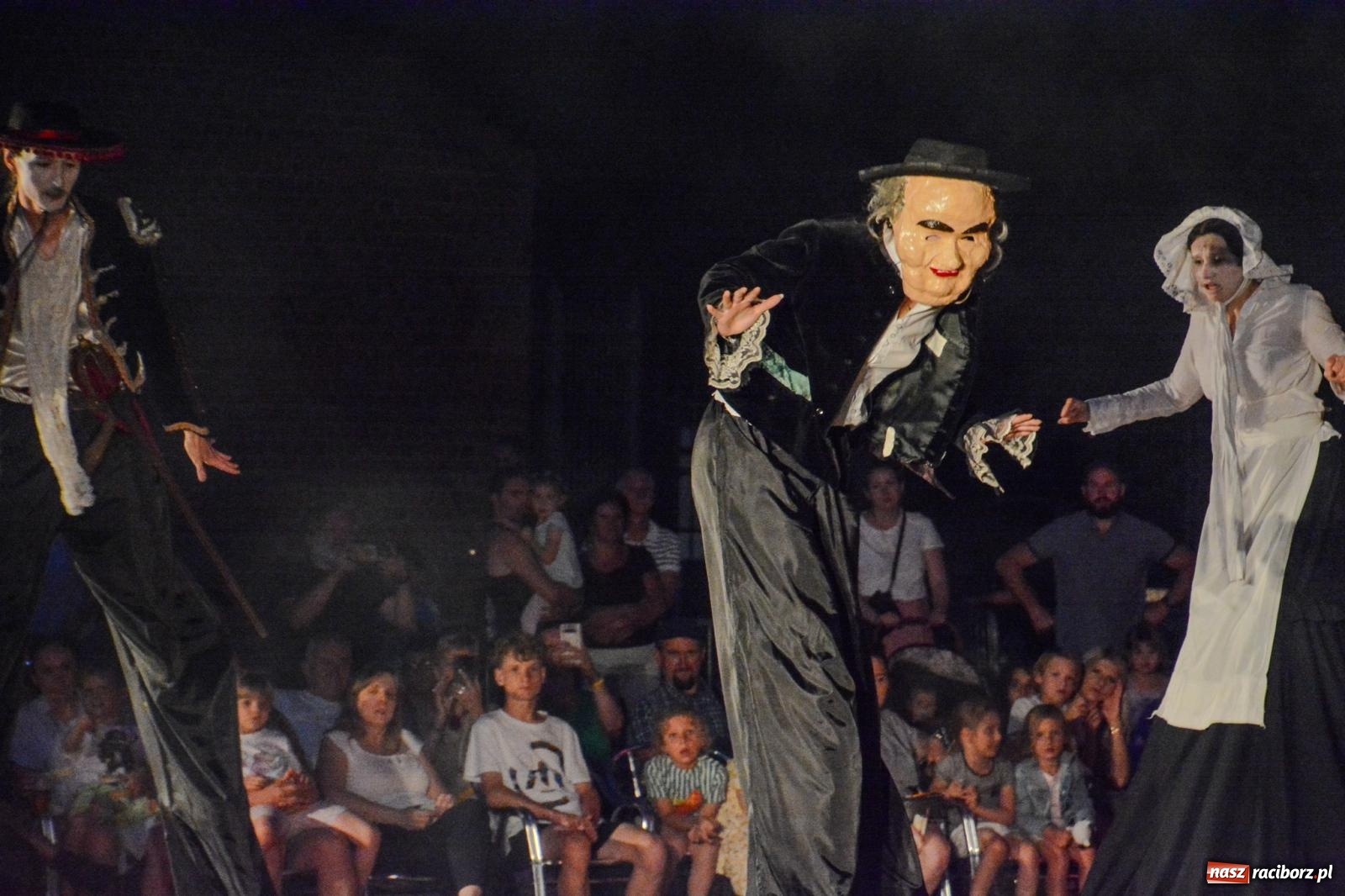 Zdjęcie w galerii na portalu naszraciborz.pl: Noc teatru i ognia na Zamku Piastowskim w Raciborzu [FOTO i WIDEO] wiadomości z regionu