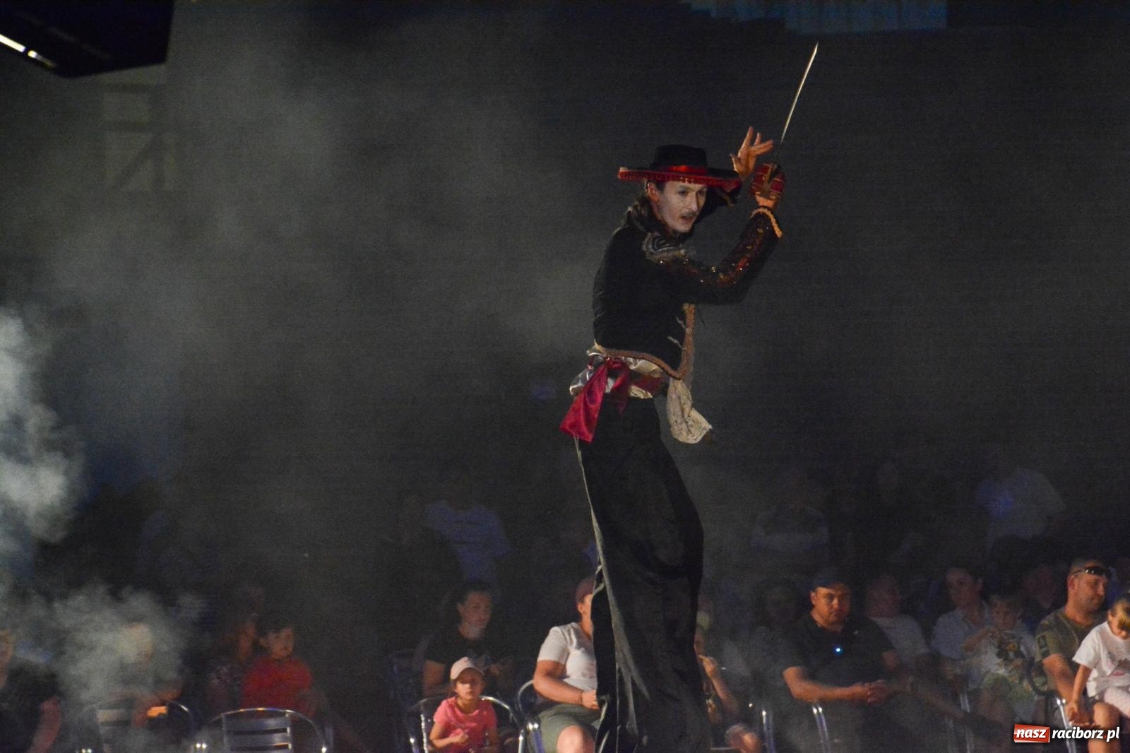 Zdjęcie w galerii na portalu naszraciborz.pl: Noc teatru i ognia na Zamku Piastowskim w Raciborzu [FOTO i WIDEO] wiadomości z regionu