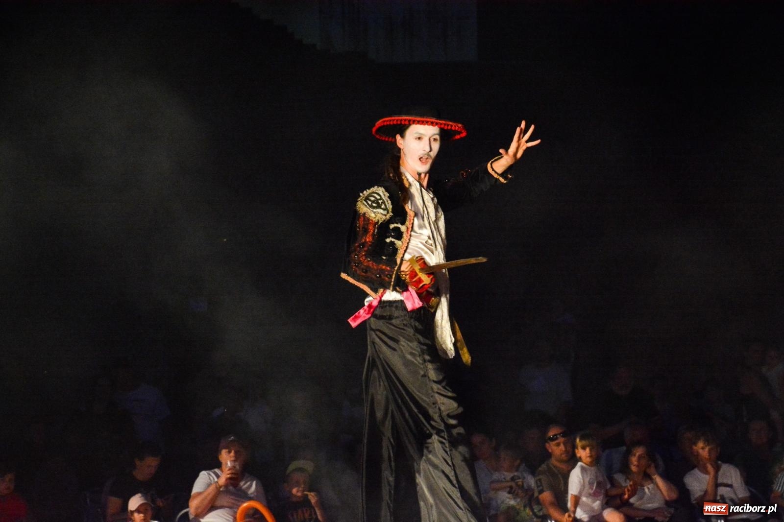 Zdjęcie w galerii na portalu naszraciborz.pl: Noc teatru i ognia na Zamku Piastowskim w Raciborzu [FOTO i WIDEO] wiadomości z regionu