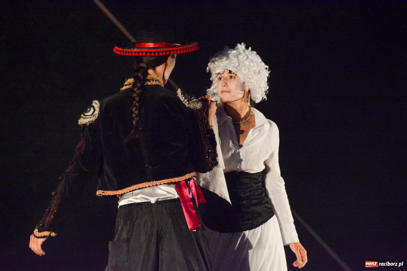 Zdjęcie w galerii na portalu naszraciborz.pl: Noc teatru i ognia na Zamku Piastowskim w Raciborzu [FOTO i WIDEO] wiadomości z regionu