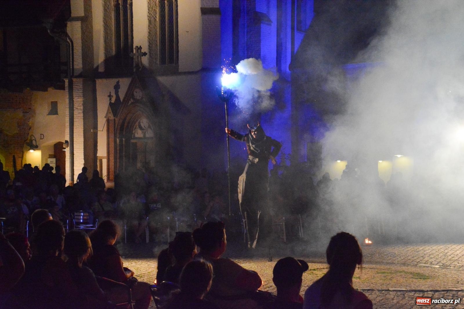 Zdjęcie w galerii na portalu naszraciborz.pl: Noc teatru i ognia na Zamku Piastowskim w Raciborzu [FOTO i WIDEO] wiadomości z regionu