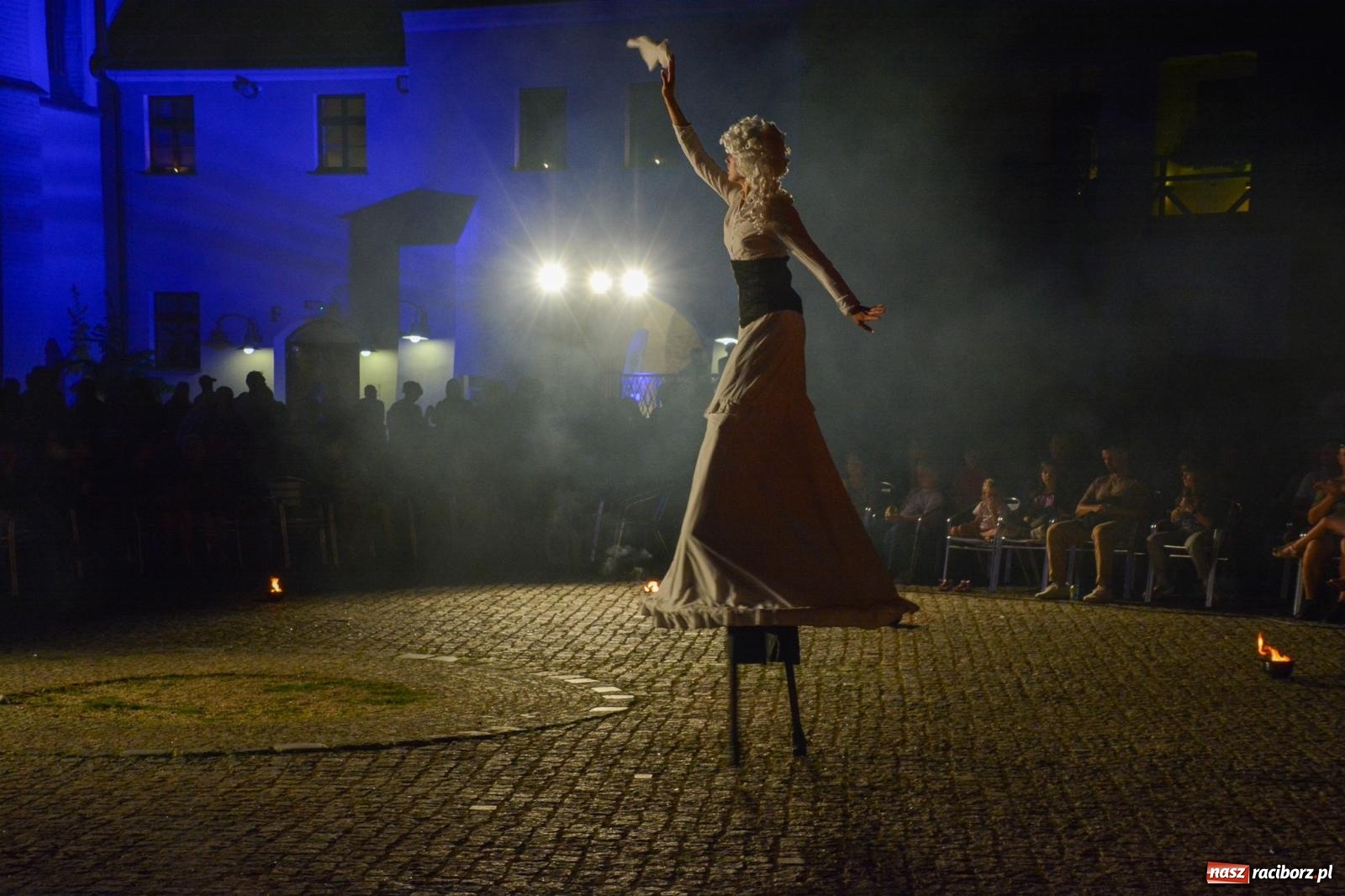 Zdjęcie w galerii na portalu naszraciborz.pl: Noc teatru i ognia na Zamku Piastowskim w Raciborzu [FOTO i WIDEO] wiadomości z regionu