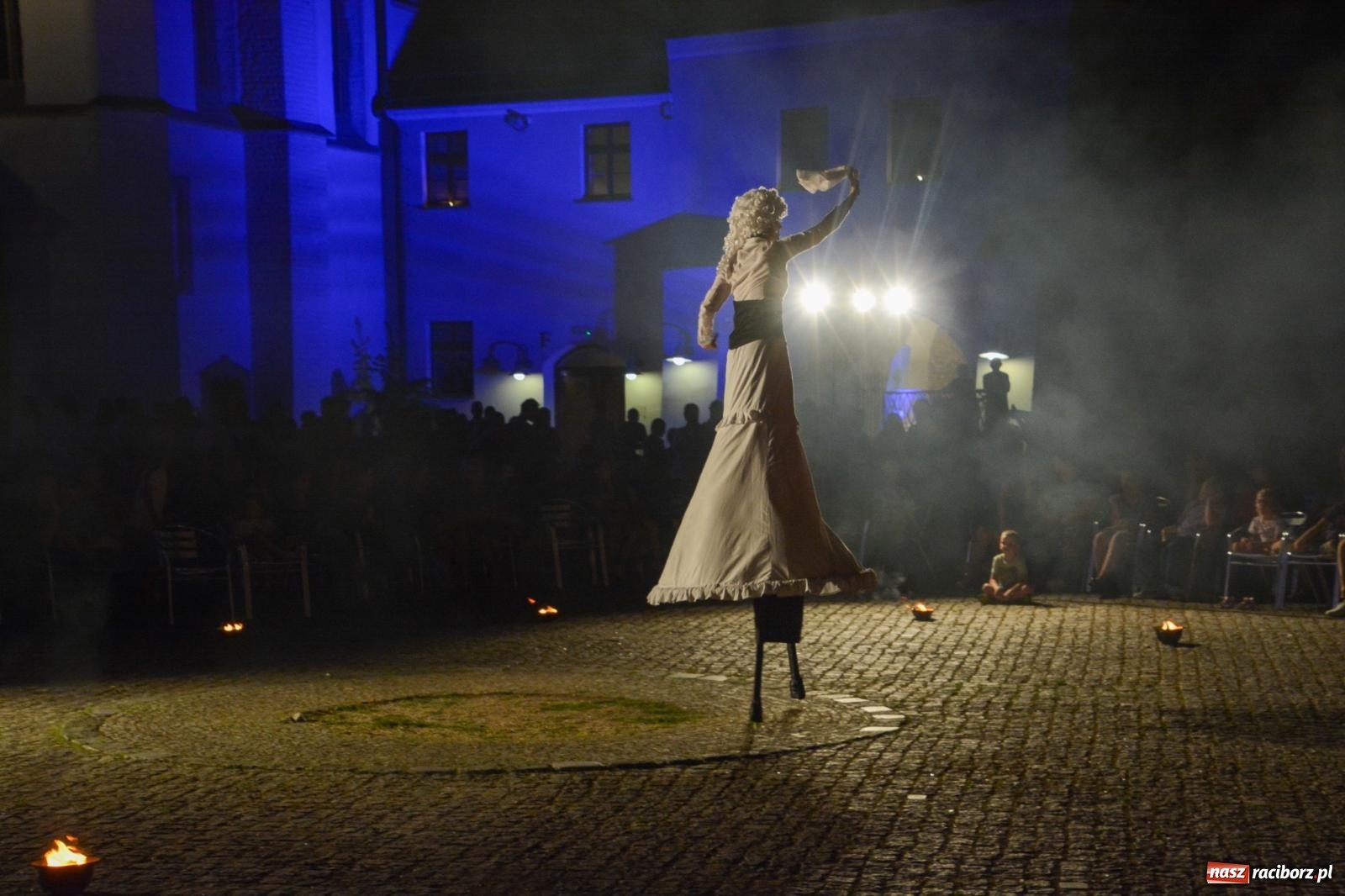 Zdjęcie w galerii na portalu naszraciborz.pl: Noc teatru i ognia na Zamku Piastowskim w Raciborzu [FOTO i WIDEO] wiadomości z regionu