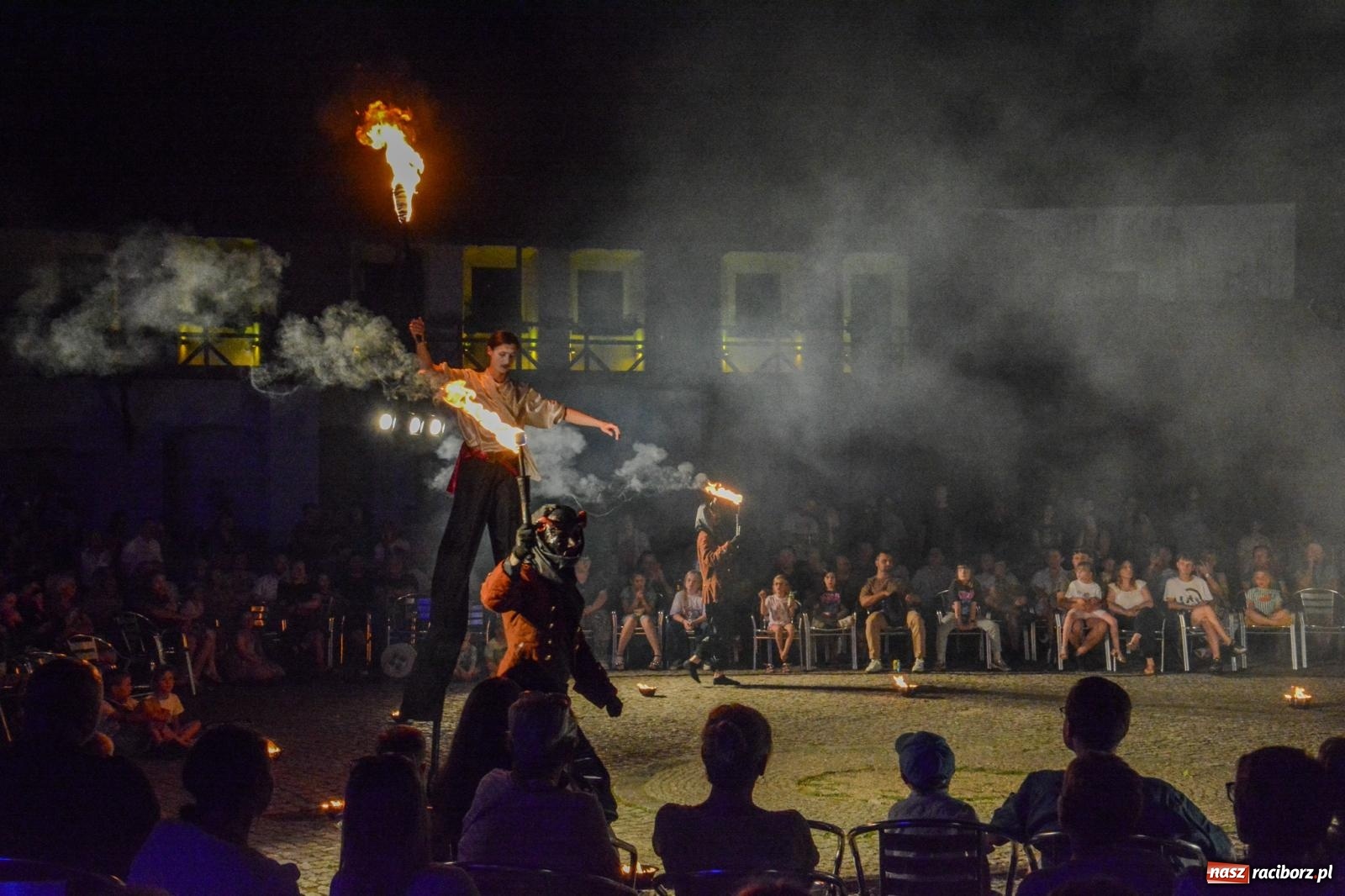 Zdjęcie w galerii na portalu naszraciborz.pl: Noc teatru i ognia na Zamku Piastowskim w Raciborzu [FOTO i WIDEO] wiadomości z regionu