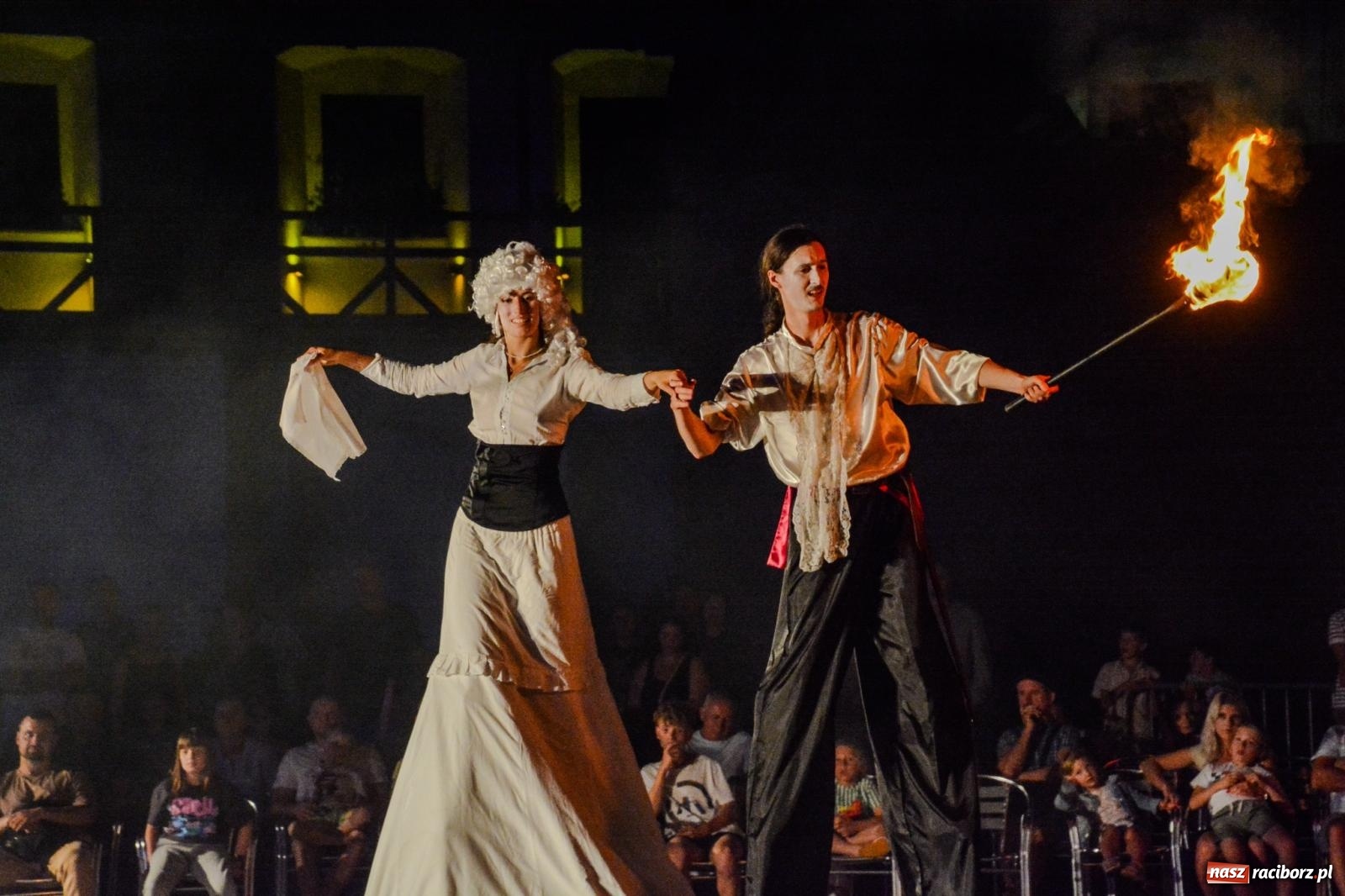 Zdjęcie w galerii na portalu naszraciborz.pl: Noc teatru i ognia na Zamku Piastowskim w Raciborzu [FOTO i WIDEO] wiadomości z regionu