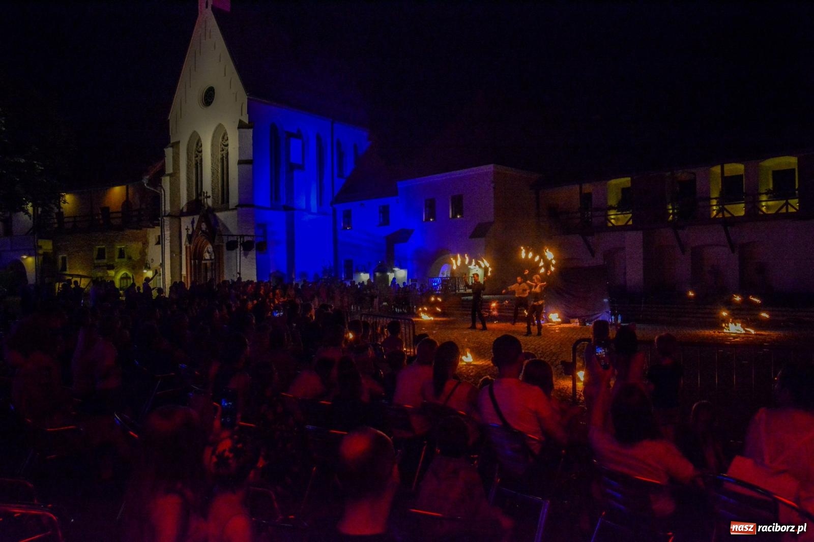 Zdjęcie w galerii na portalu naszraciborz.pl: Noc teatru i ognia na Zamku Piastowskim w Raciborzu [FOTO i WIDEO] wiadomości z regionu