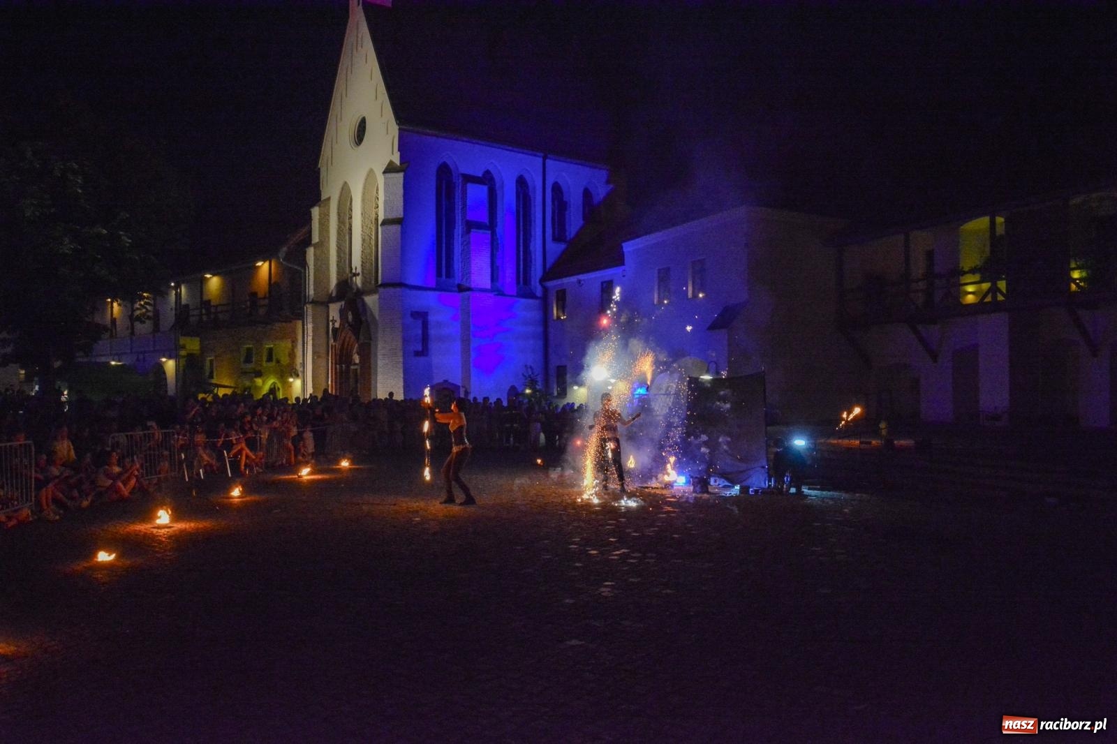 Zdjęcie w galerii na portalu naszraciborz.pl: Noc teatru i ognia na Zamku Piastowskim w Raciborzu [FOTO i WIDEO] wiadomości z regionu