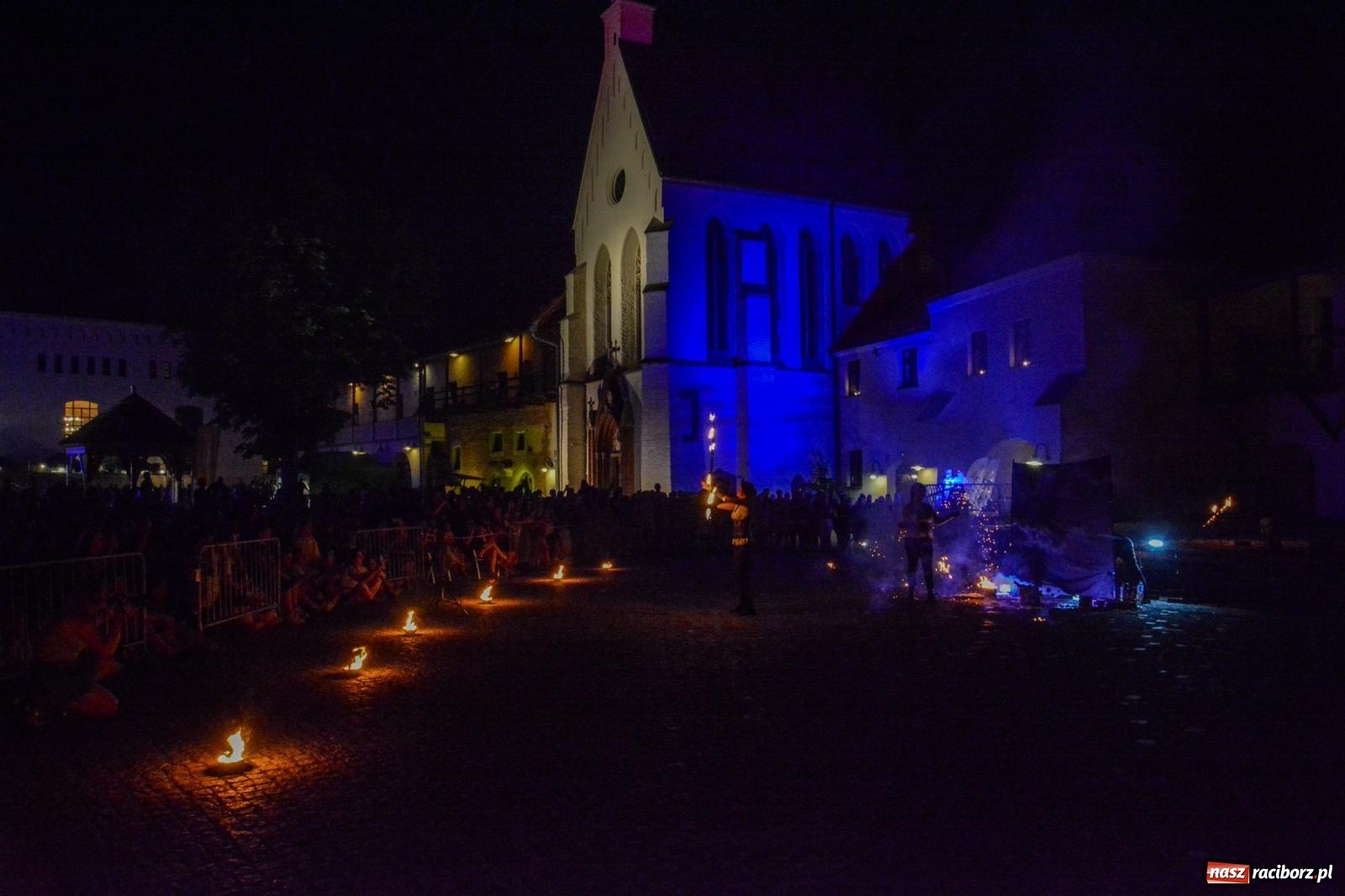 Zdjęcie w galerii na portalu naszraciborz.pl: Noc teatru i ognia na Zamku Piastowskim w Raciborzu [FOTO i WIDEO] wiadomości z regionu