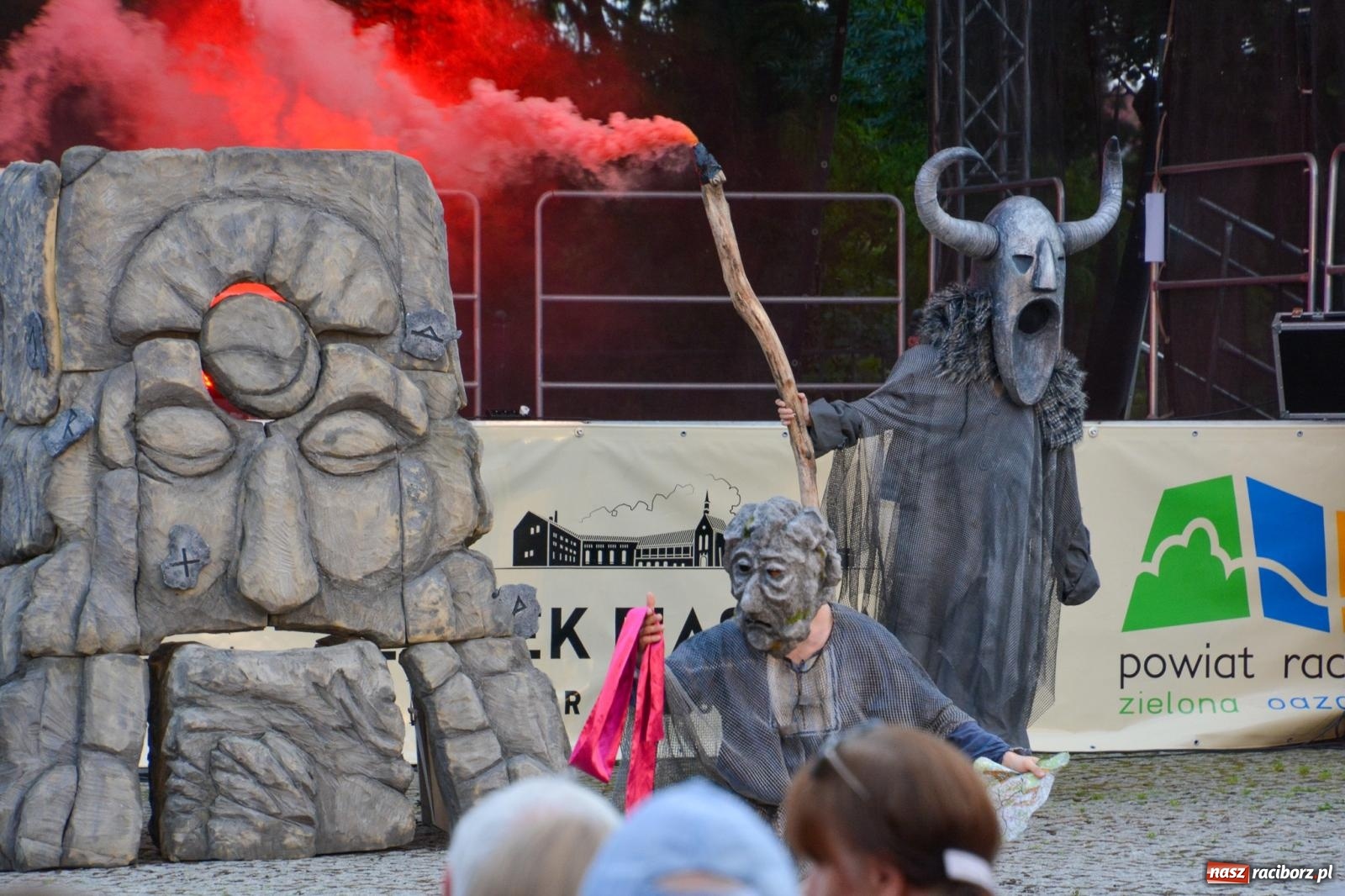 Zdjęcie w galerii na portalu naszraciborz.pl: Noc teatru i ognia na Zamku Piastowskim w Raciborzu [FOTO i WIDEO] wiadomości z regionu