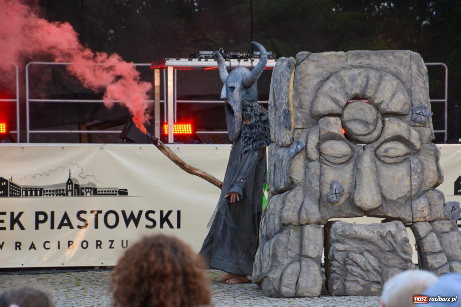Zdjęcie w galerii na portalu naszraciborz.pl: Noc teatru i ognia na Zamku Piastowskim w Raciborzu [FOTO i WIDEO] wiadomości z regionu
