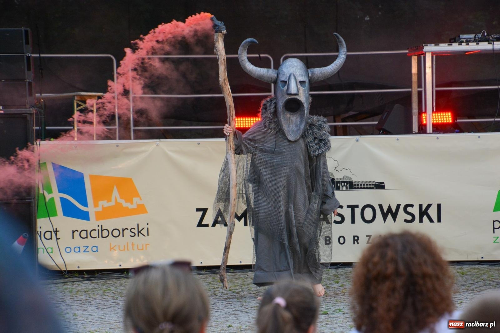 Zdjęcie w galerii na portalu naszraciborz.pl: Noc teatru i ognia na Zamku Piastowskim w Raciborzu [FOTO i WIDEO] wiadomości z regionu
